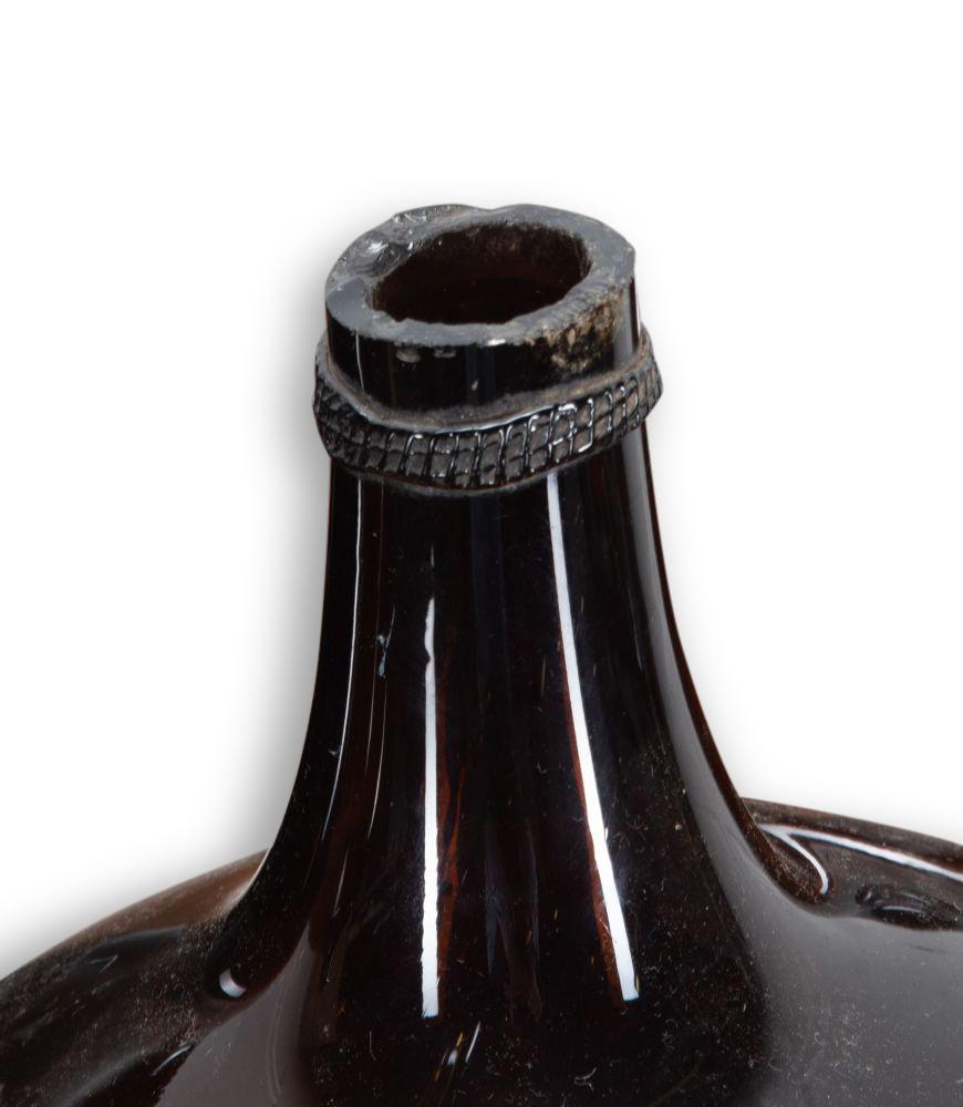 Verre Ensemble de quatre bouteilles de distillerie françaises du 19ème siècle en vente