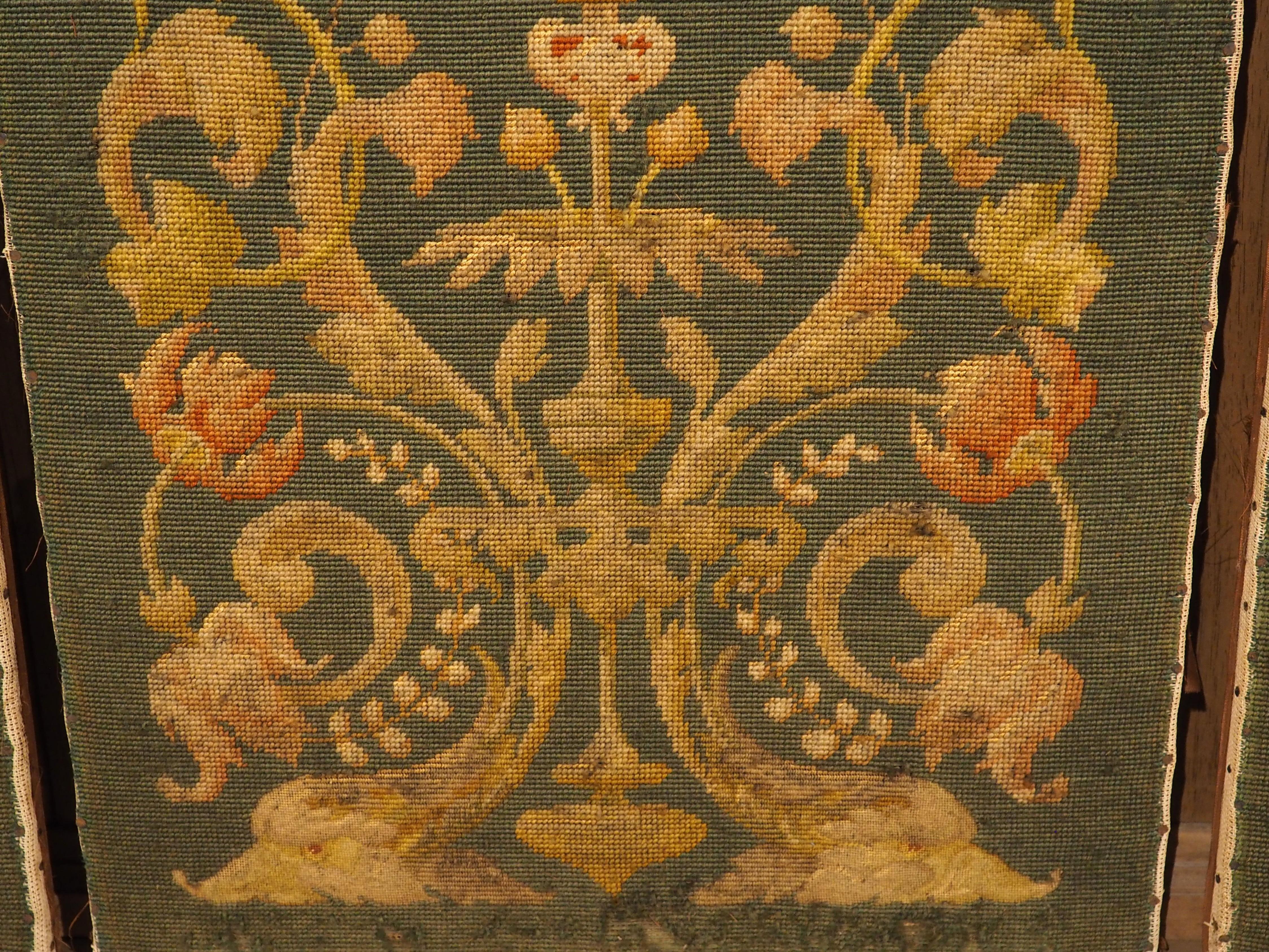 Conjunto de Cuatro Paneles de Teatro Antiguos Franceses de Punto de Aguja, Siglo XIX en venta 4