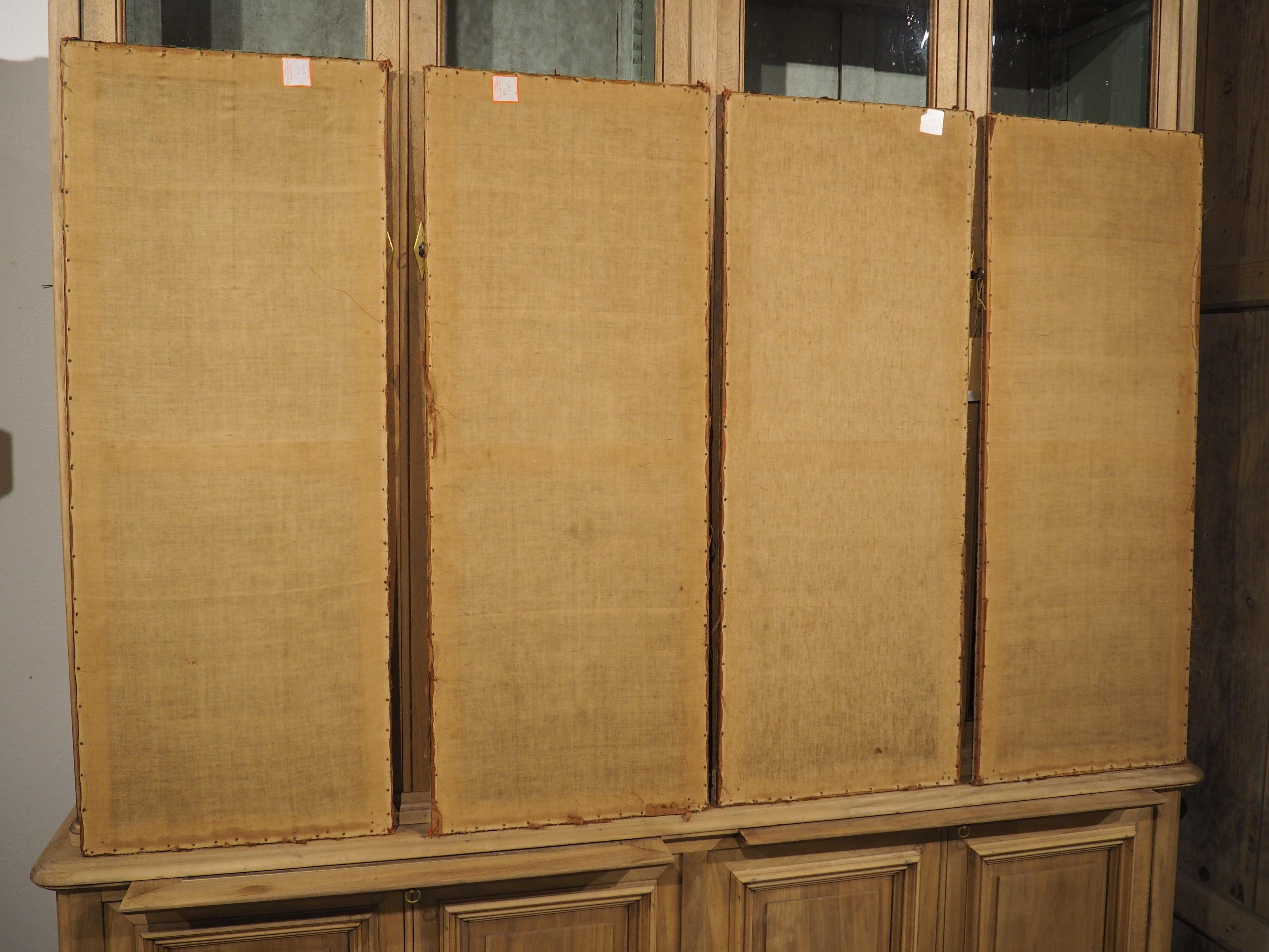 Conjunto de Cuatro Paneles de Teatro Antiguos Franceses de Punto de Aguja, Siglo XIX en venta 9