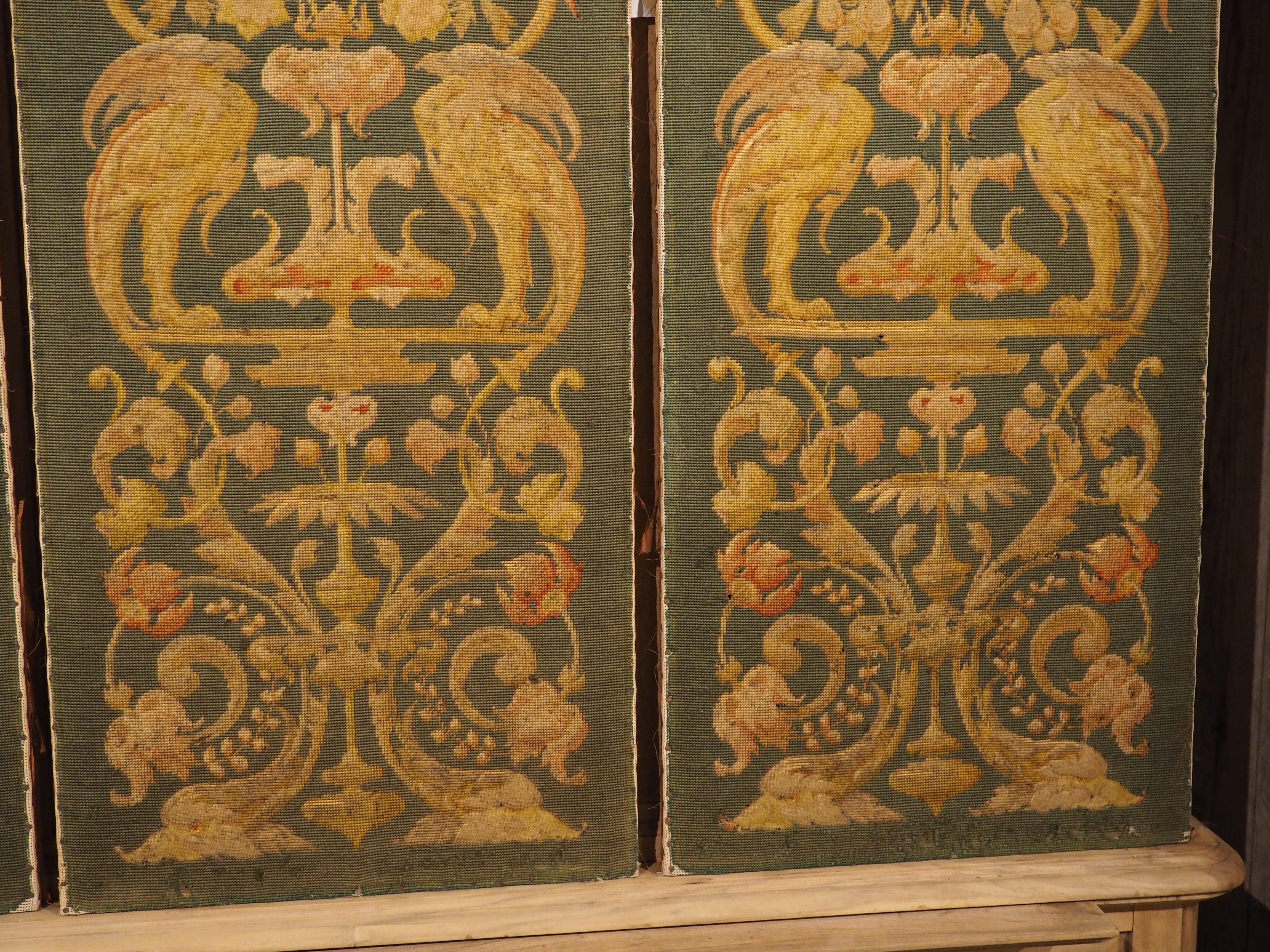 Conjunto de Cuatro Paneles de Teatro Antiguos Franceses de Punto de Aguja, Siglo XIX Punto de aguja en venta