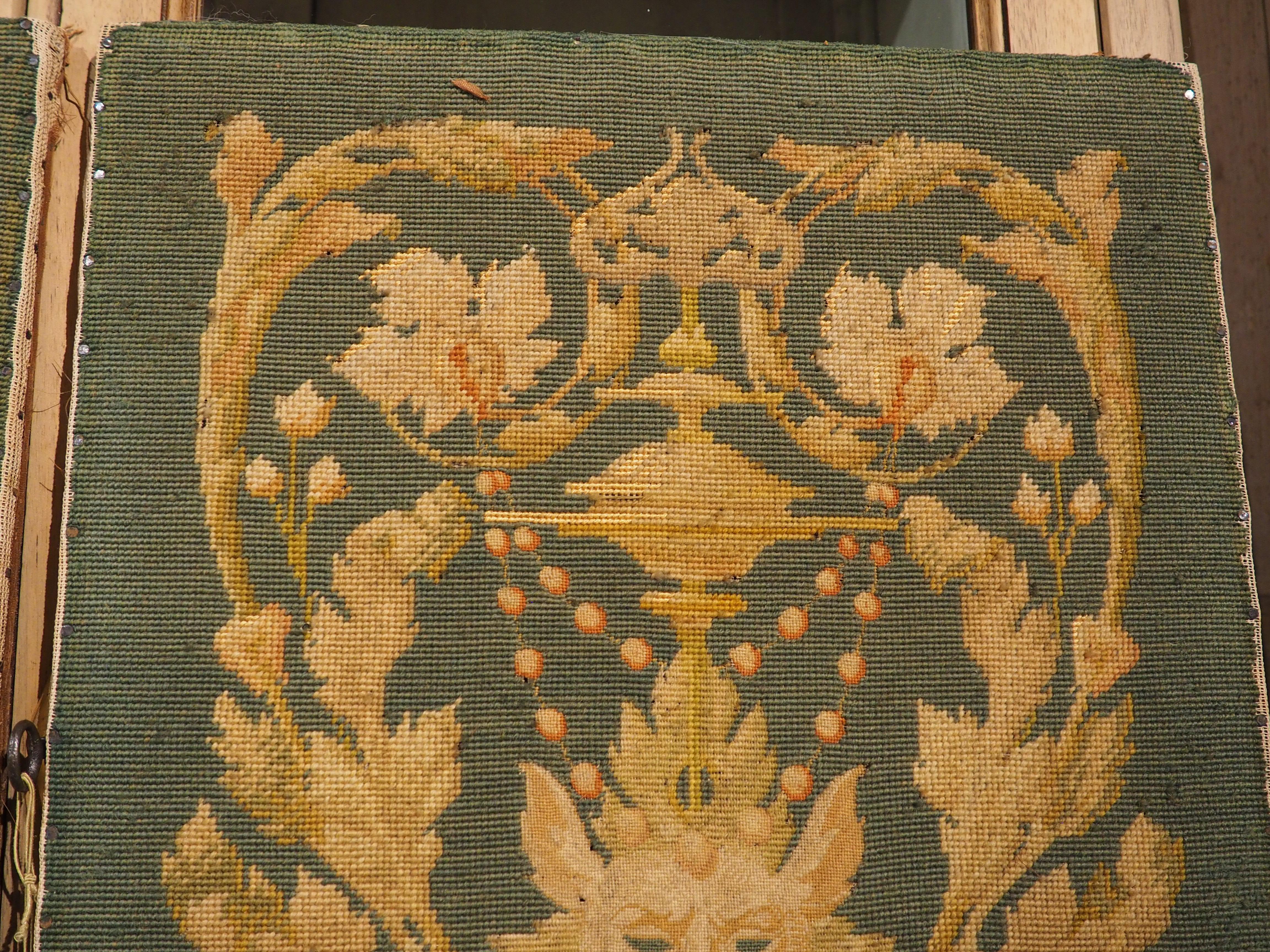 Conjunto de Cuatro Paneles de Teatro Antiguos Franceses de Punto de Aguja, Siglo XIX en venta 2