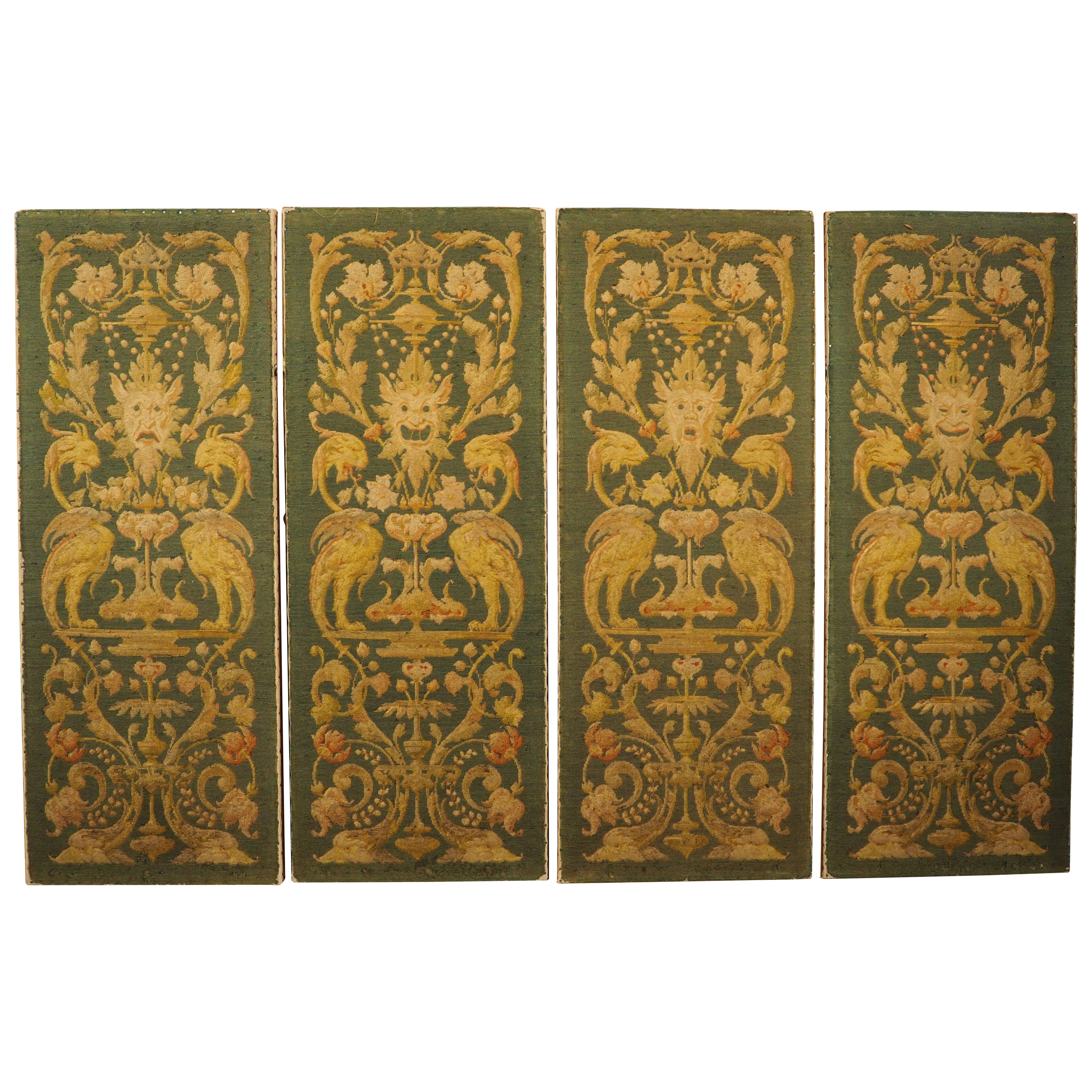 Ensemble de quatre panneaux de théâtre à l
aiguille, Antique French, 19ème siècle
