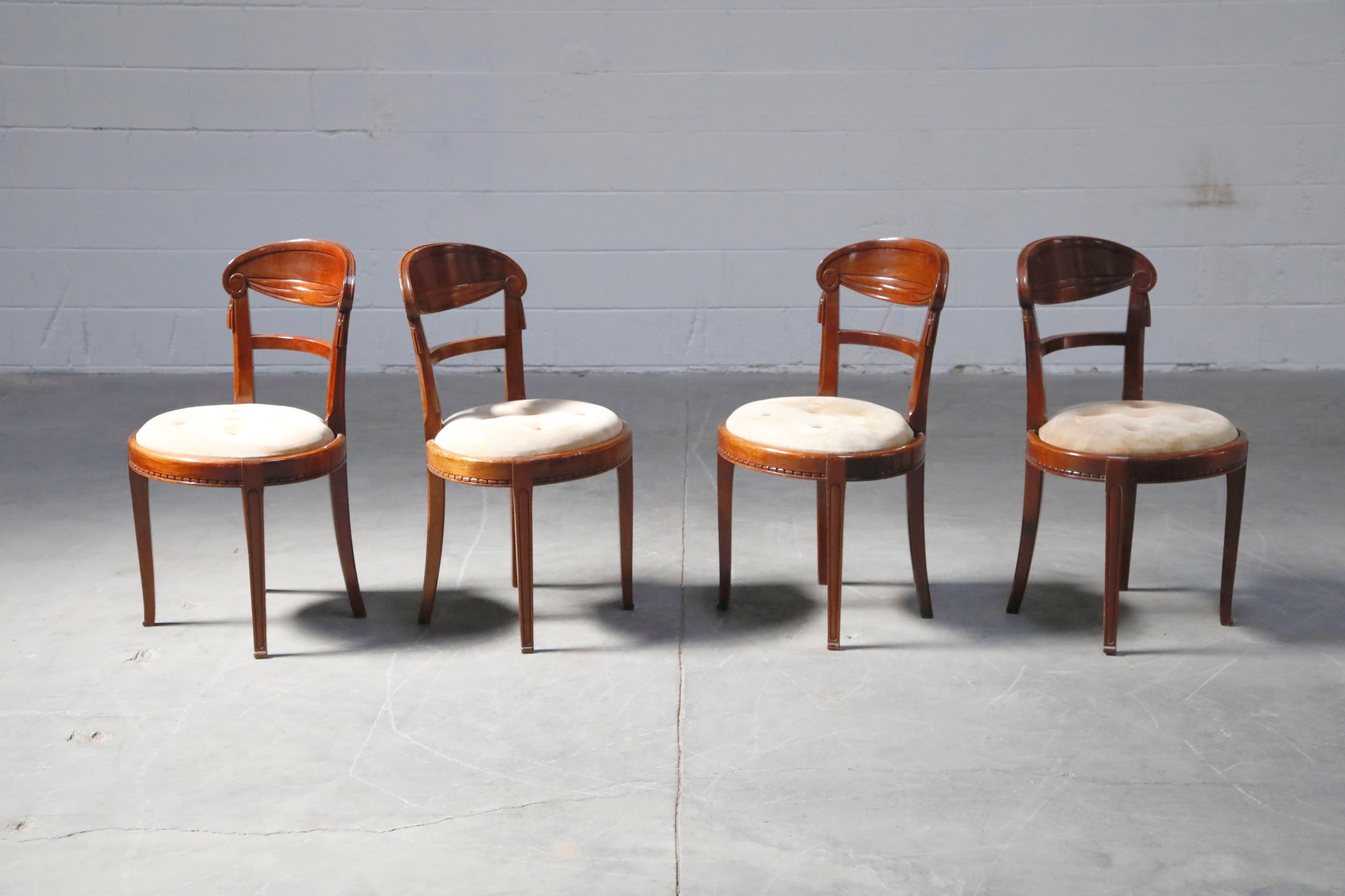 Set of Four French Art Deco Dining Chairs Attributed to Sue et Mare, circa 1920s In Good Condition In Los Angeles, CA