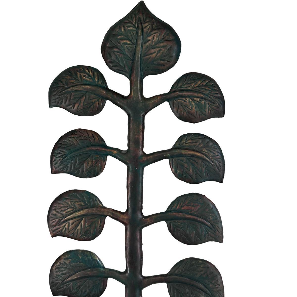 Français Ensemble de quatre appliques françaises en bronze avec feuilles, vendues par paire en vente