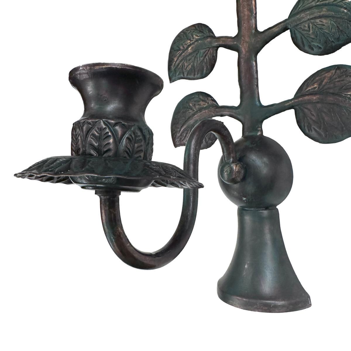 Ensemble de quatre appliques françaises en bronze avec feuilles, vendues par paire Bon état - En vente à New York, NY
