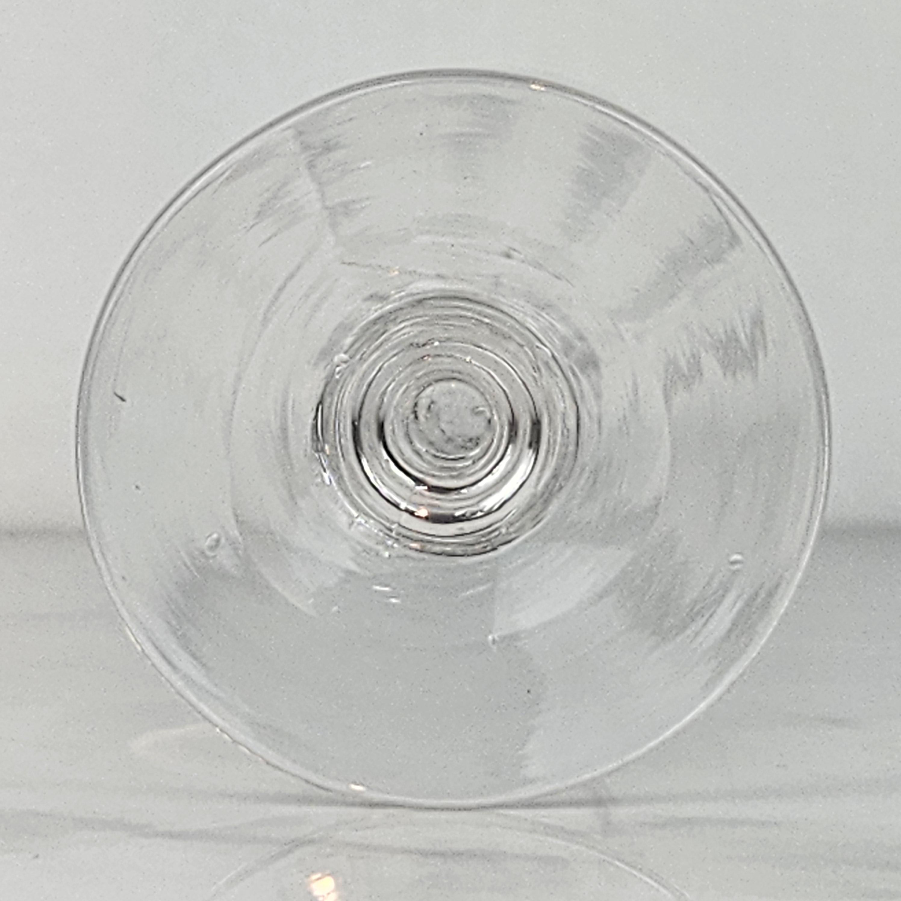XIX secolo Set di quattro flûte da champagne francesi in vetro di cristallo, 1880 ca. 1880 in vendita