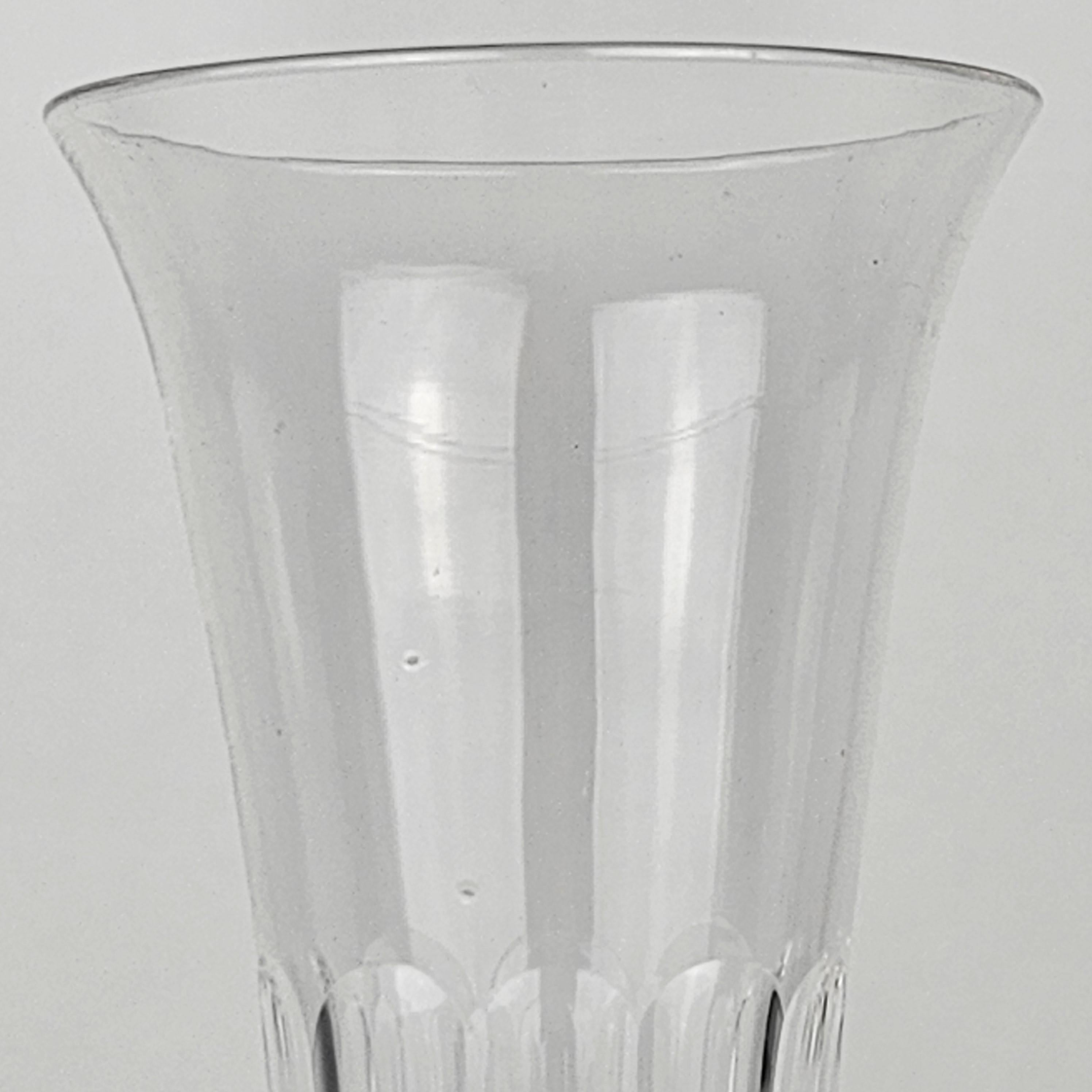Cristallo Set di quattro flûte da champagne francesi in vetro di cristallo, 1880 ca. 1880 in vendita