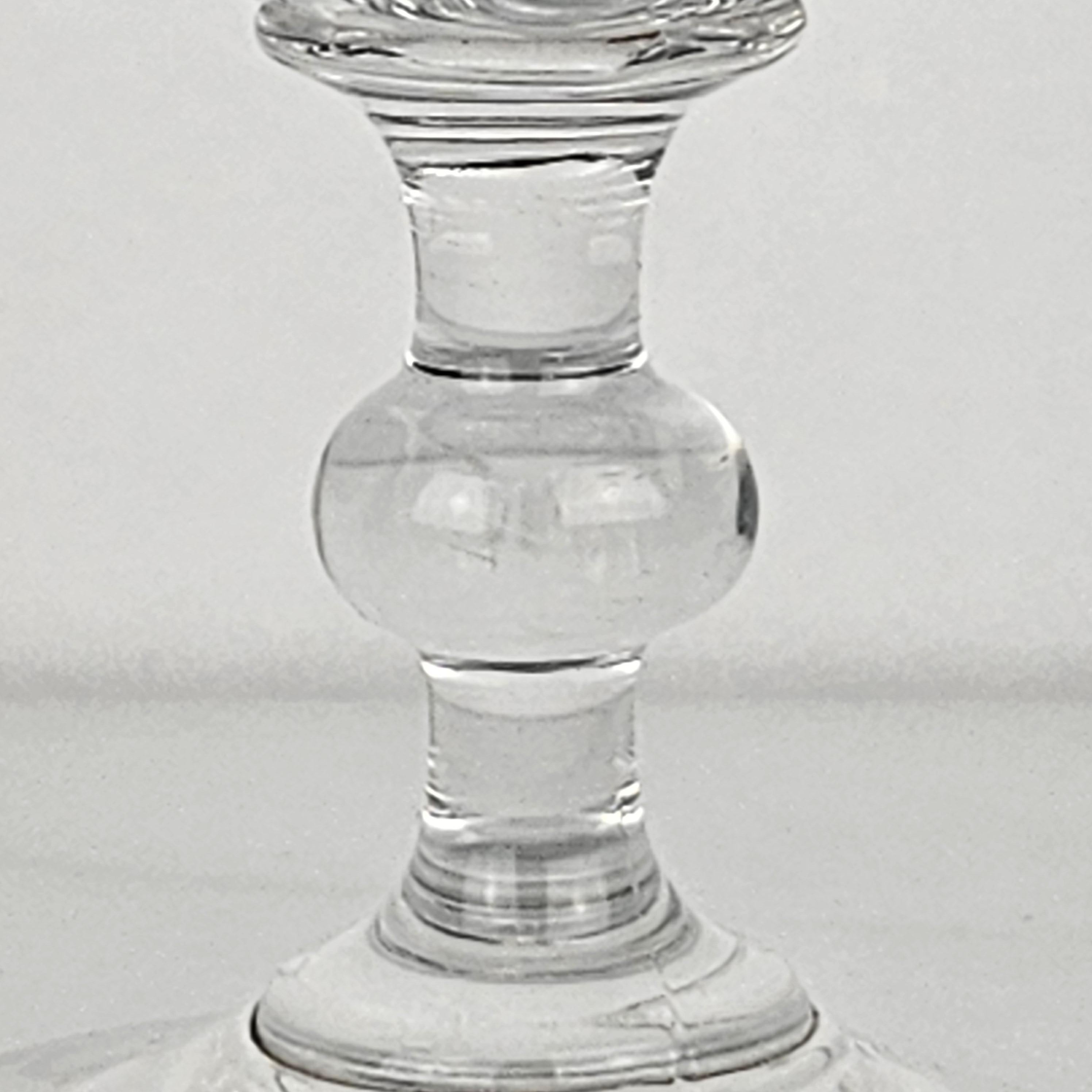XIXe siècle Ensemble de quatre flûtes à champagne françaises en verre, vers 1890 en vente