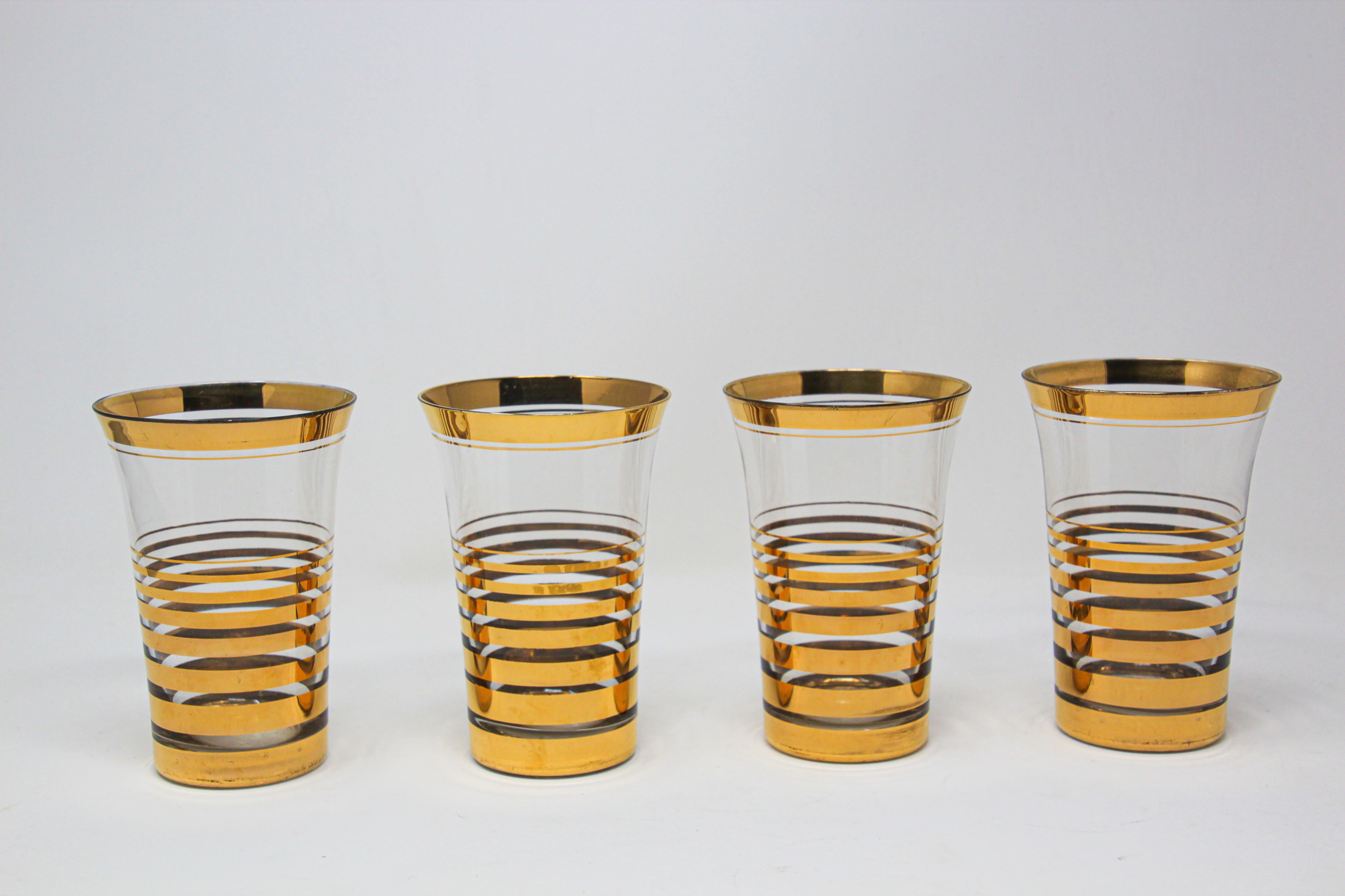 Hollywood Regency Set of Four French Cocktail Glasses with 22-Karat Gold Design For Sale