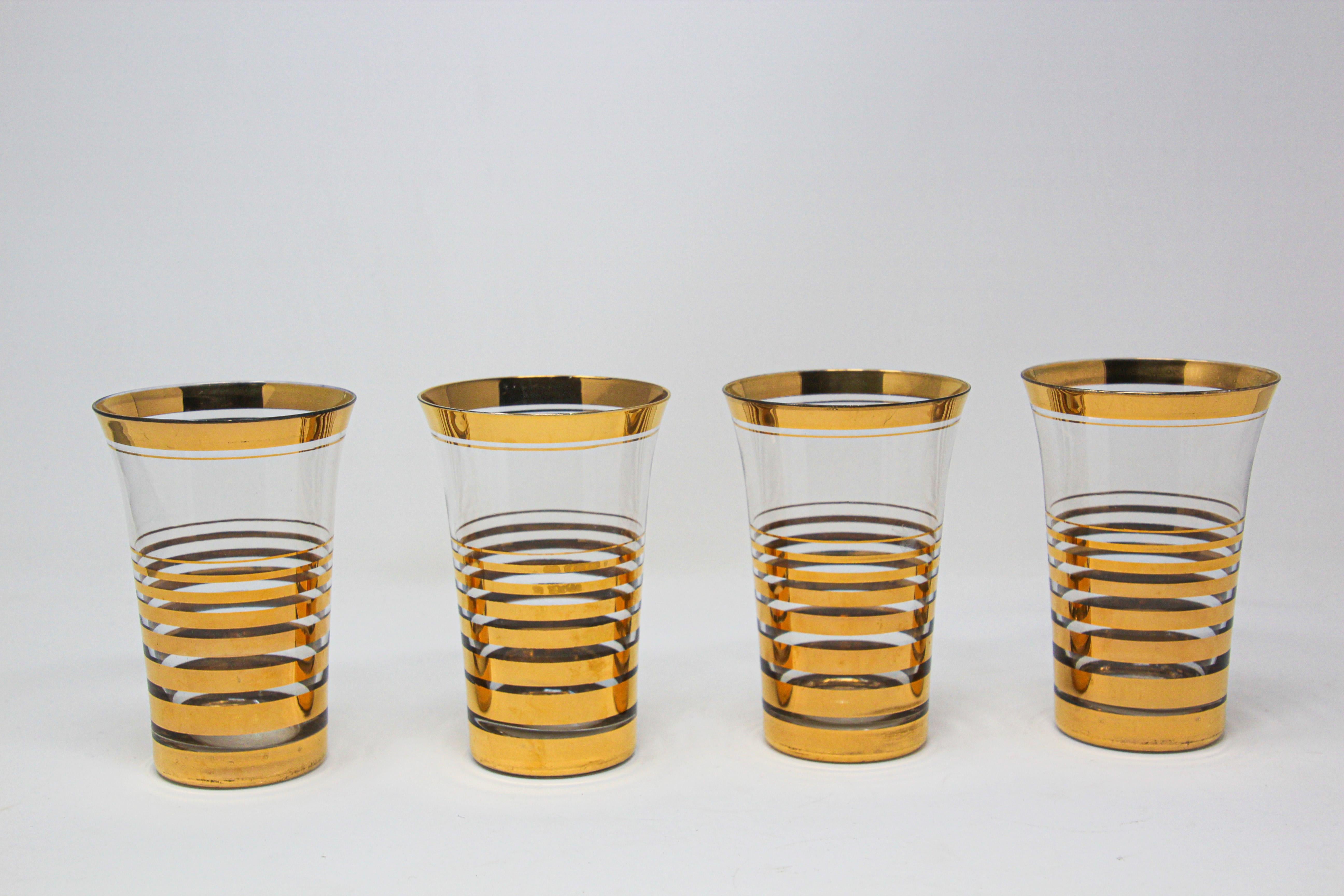 Juego de cuatro copas de cóctel francesas con diseño de oro de 22 quilates Regencia de Hollywood en venta