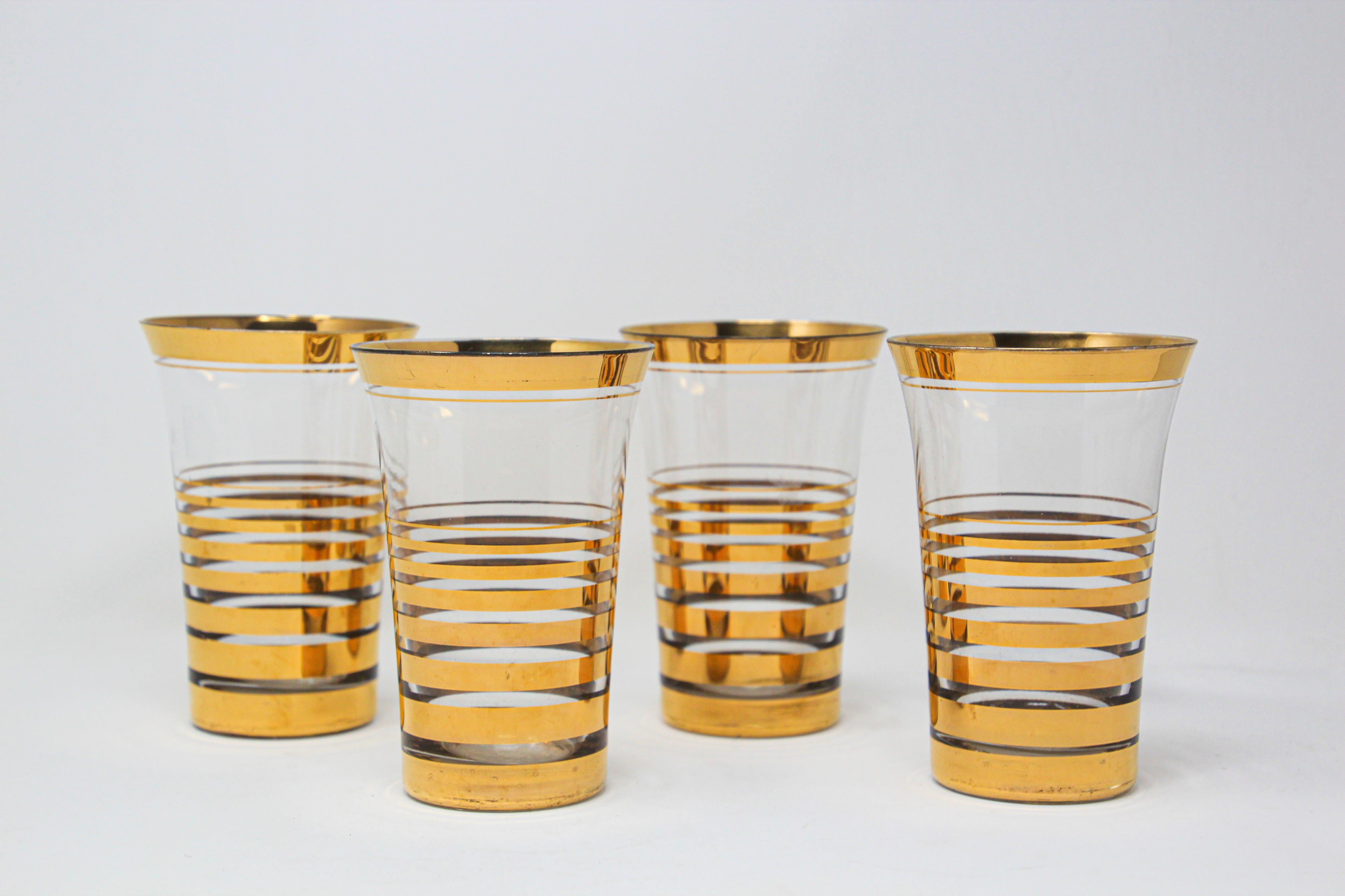 Set von vier französischen Cocktailgläsern mit 22-karätigem Golddesign (20. Jahrhundert) im Angebot