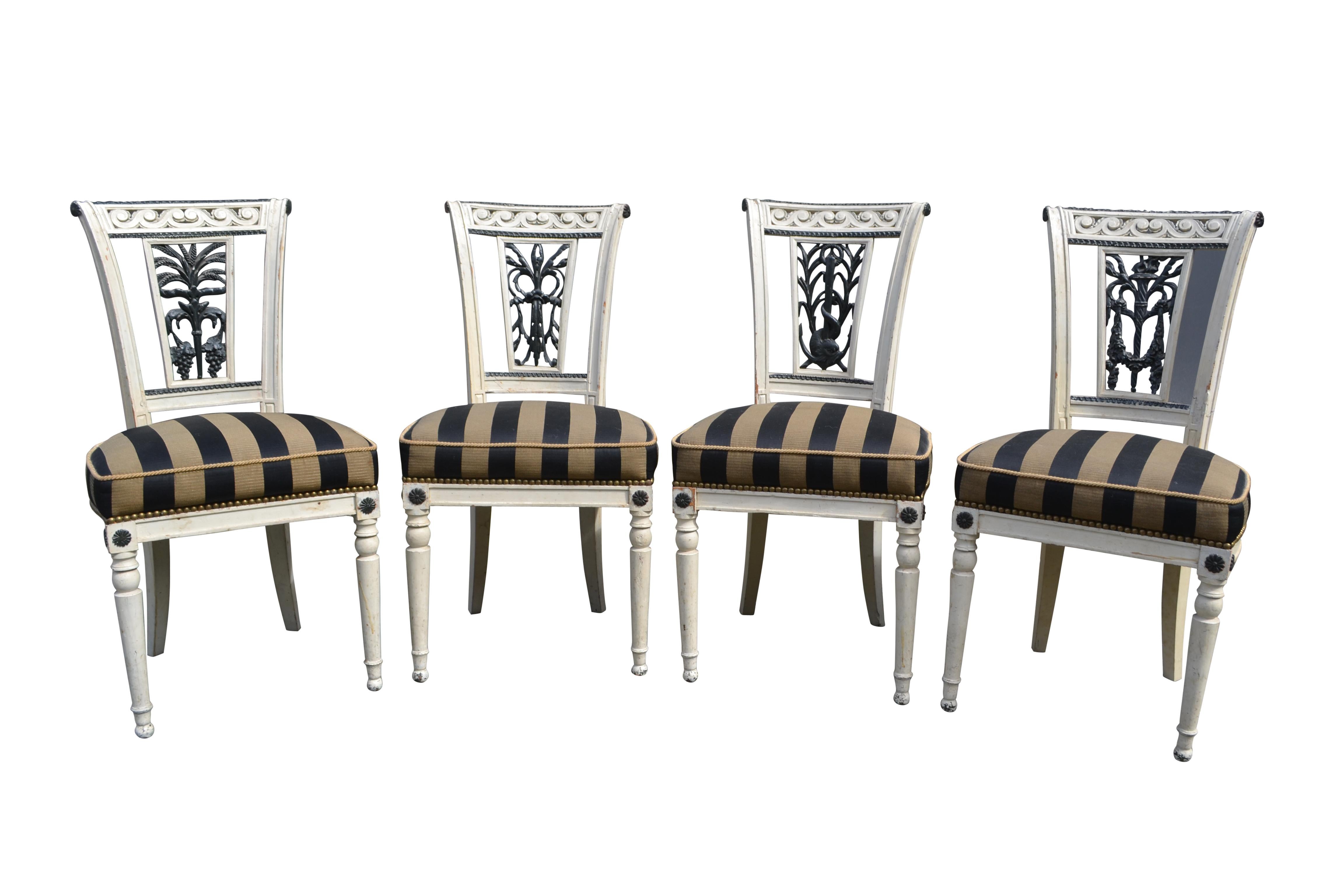 Hand-Carved Set of Four French Directoire Period Painted Side Chairs For Sale