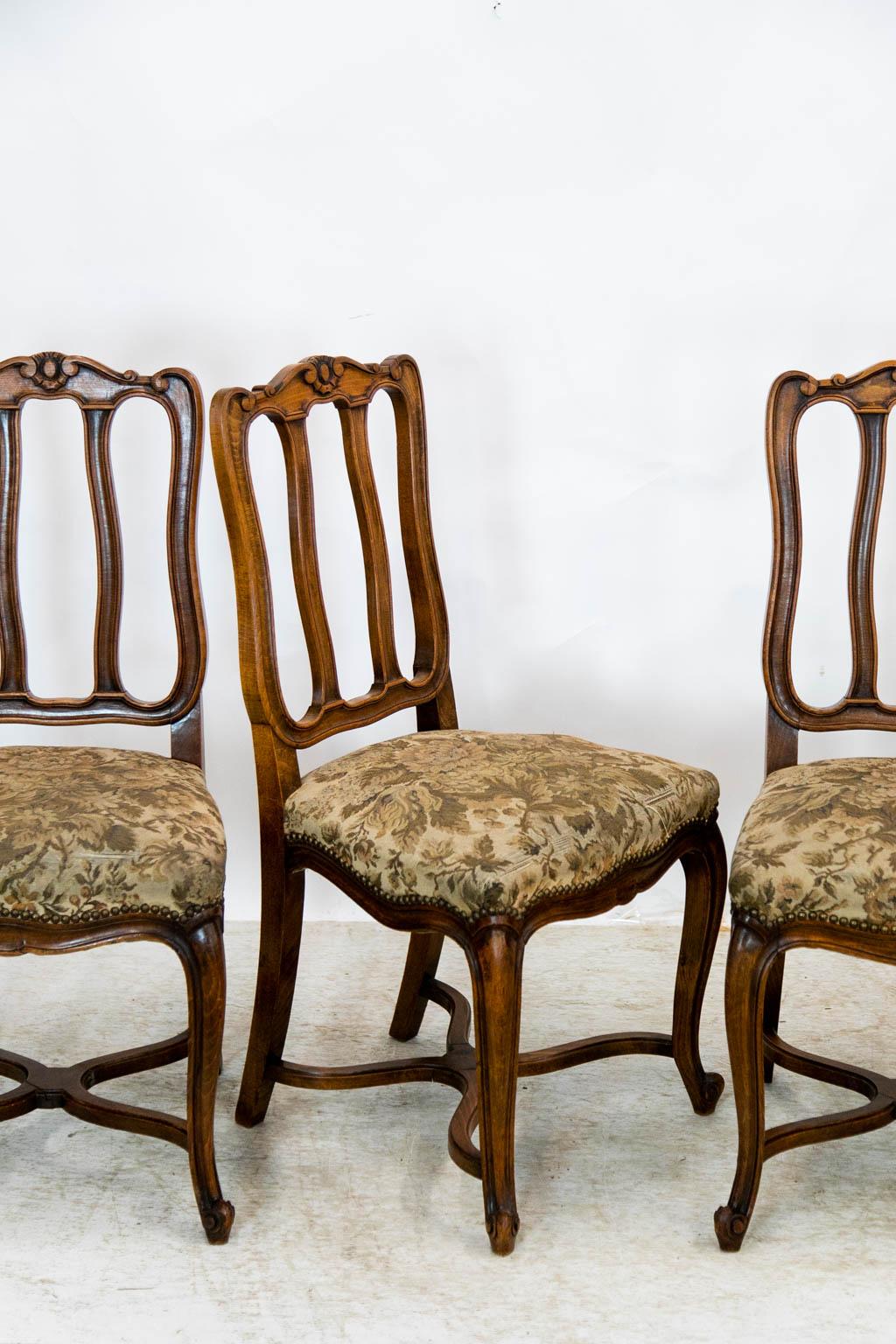 Satz von vier französischen Stühlen aus Obstholz im Angebot 1