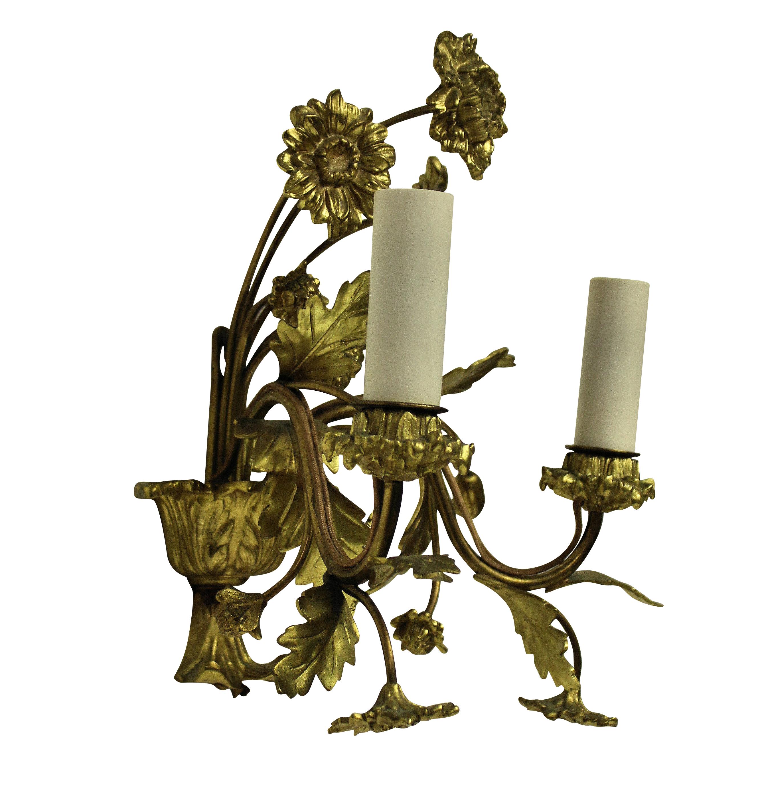 Set of Four French Gilt Bronze Flower Sconces In Good Condition In London, GB
