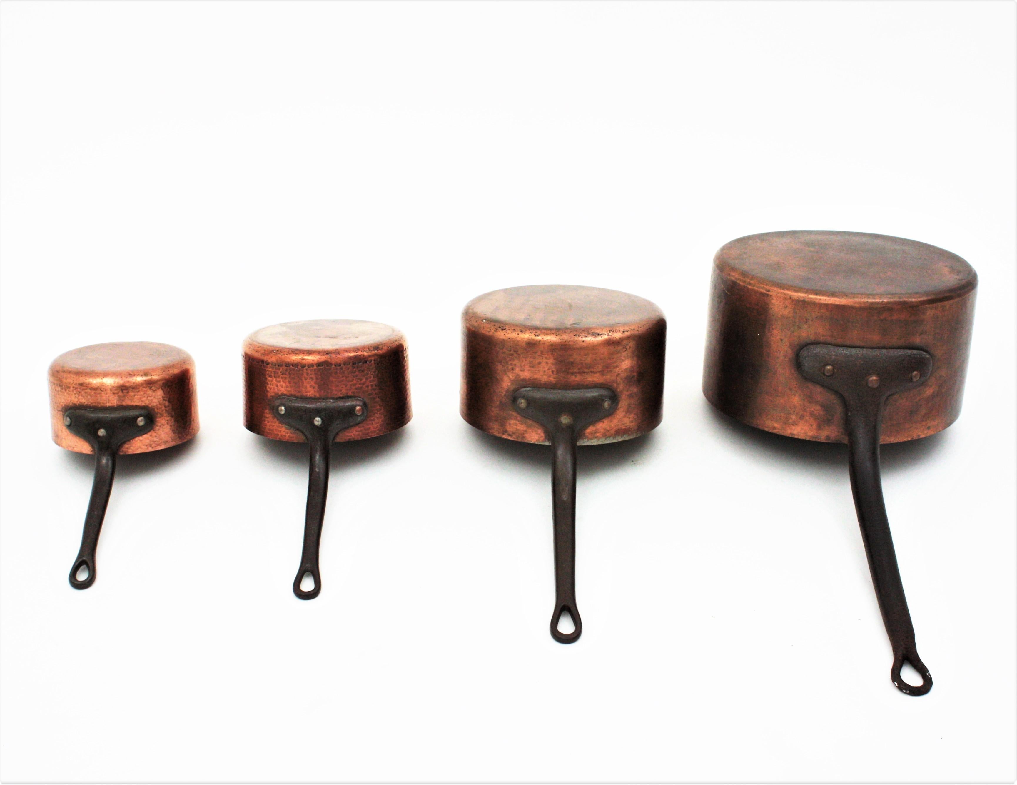 Set von vier französischen Kupfer-Sautocepans mit Eisengriffen, 1940er Jahre im Angebot 2