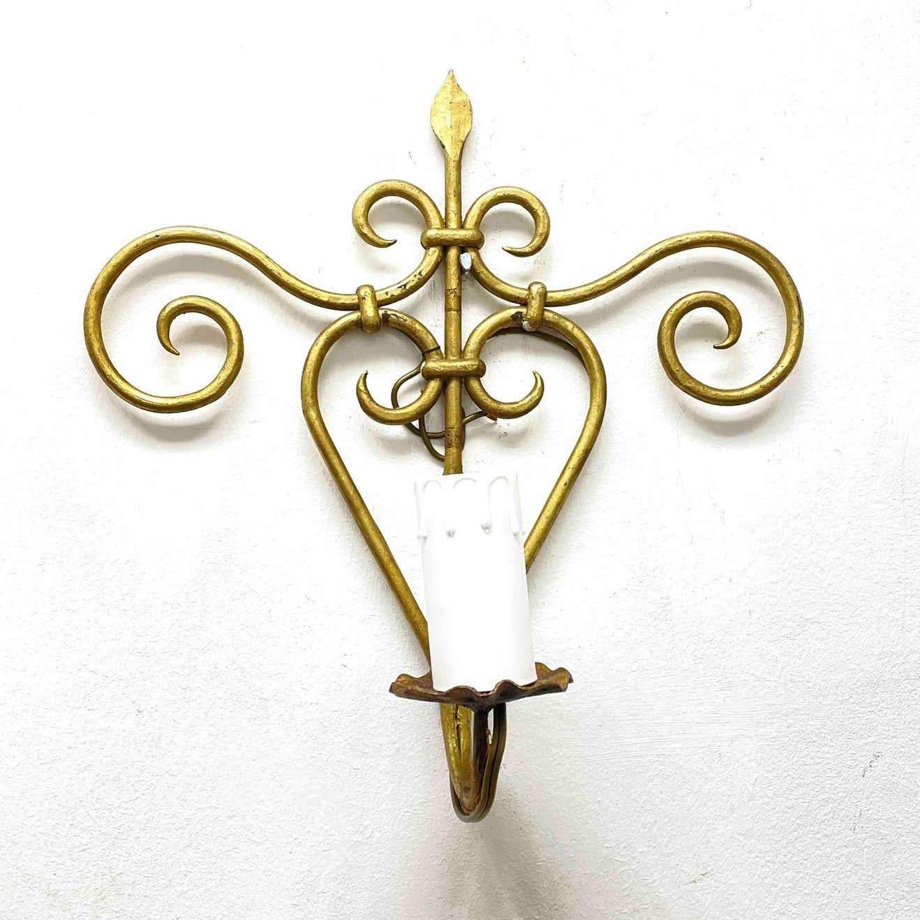 Set of Four French Lily Style Gilt Iron Tole Sconces Gilded Metal, France, 1950s For Sale 7