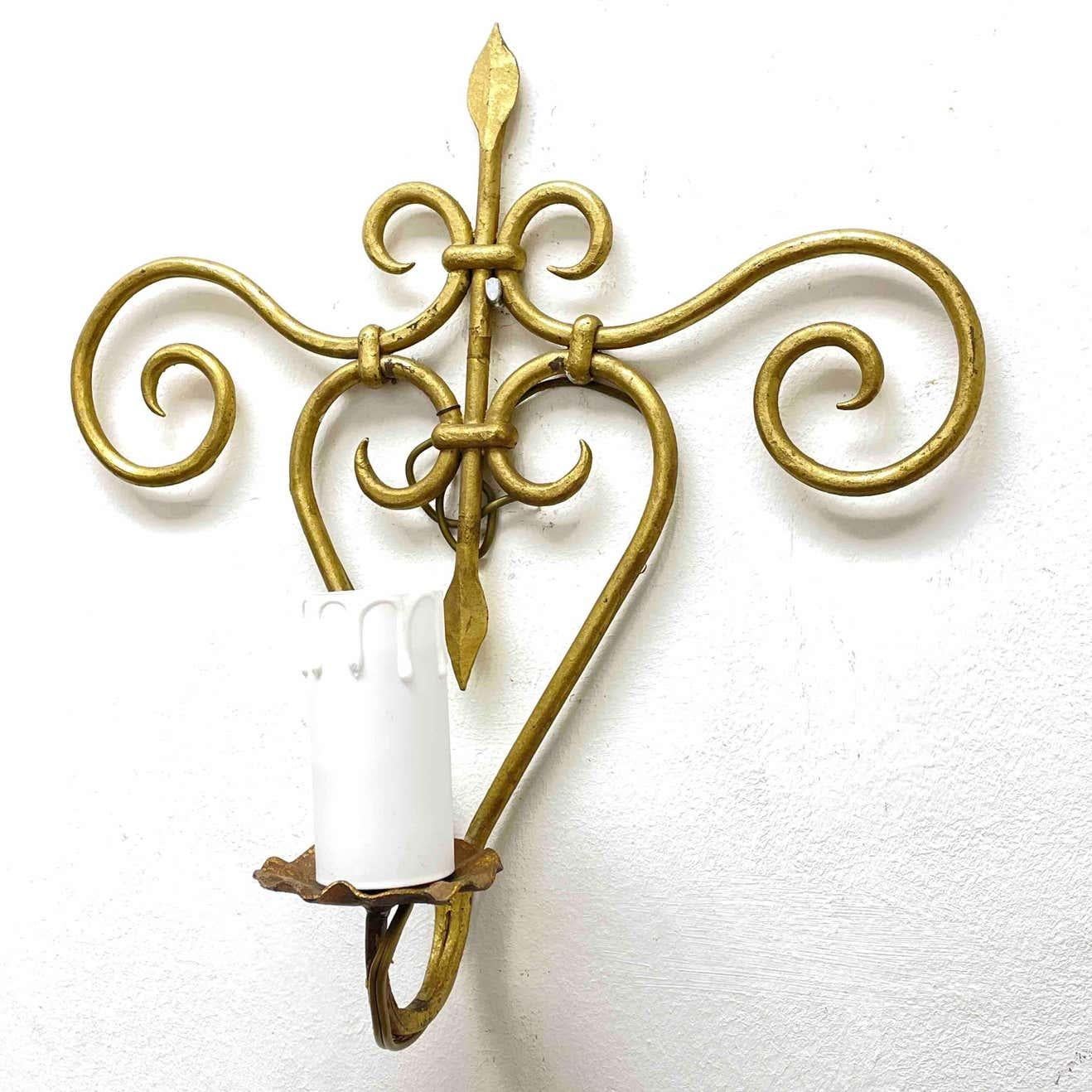 Set of Four French Lily Style Gilt Iron Tole Sconces Gilded Metal, France, 1950s For Sale 9