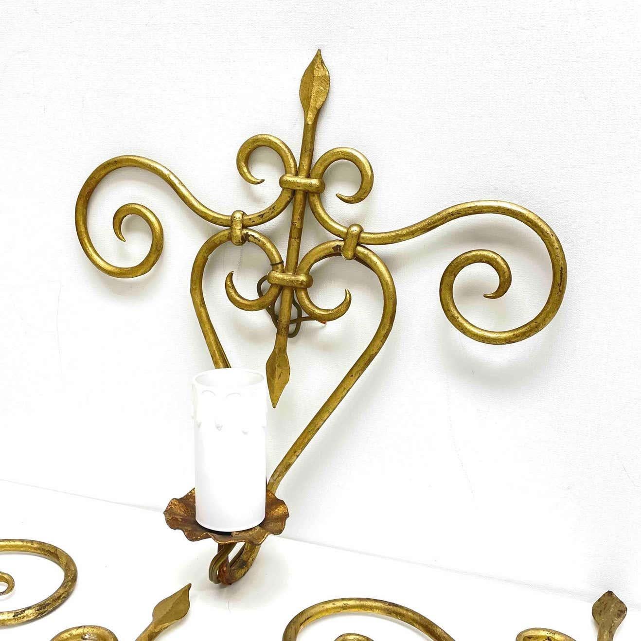Set of Four French Lily Style Gilt Iron Tole Sconces Gilded Metal, France, 1950s For Sale 2