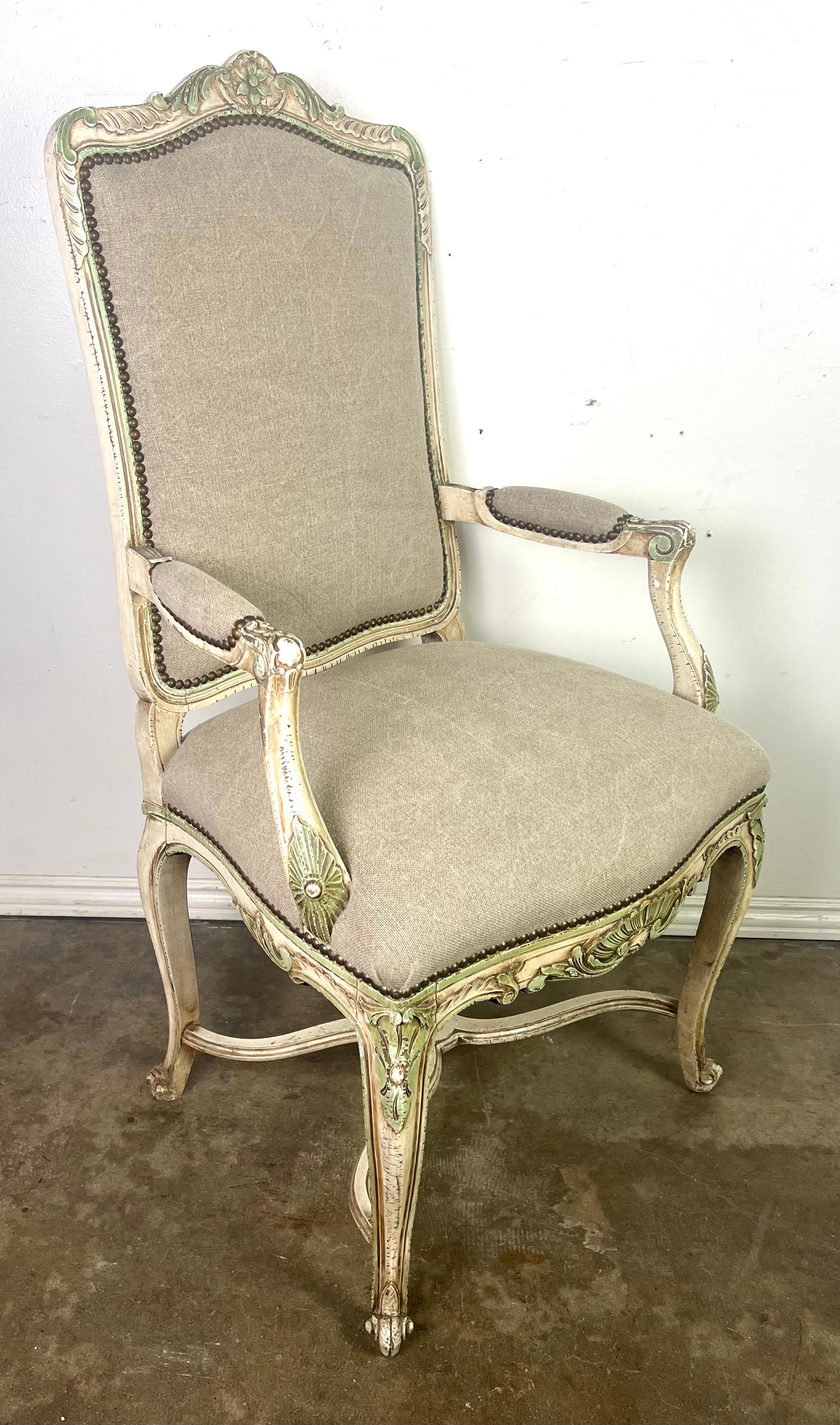 Ensemble de quatre salles à manger peintes de style Louis XV C. 1900 en vente 8
