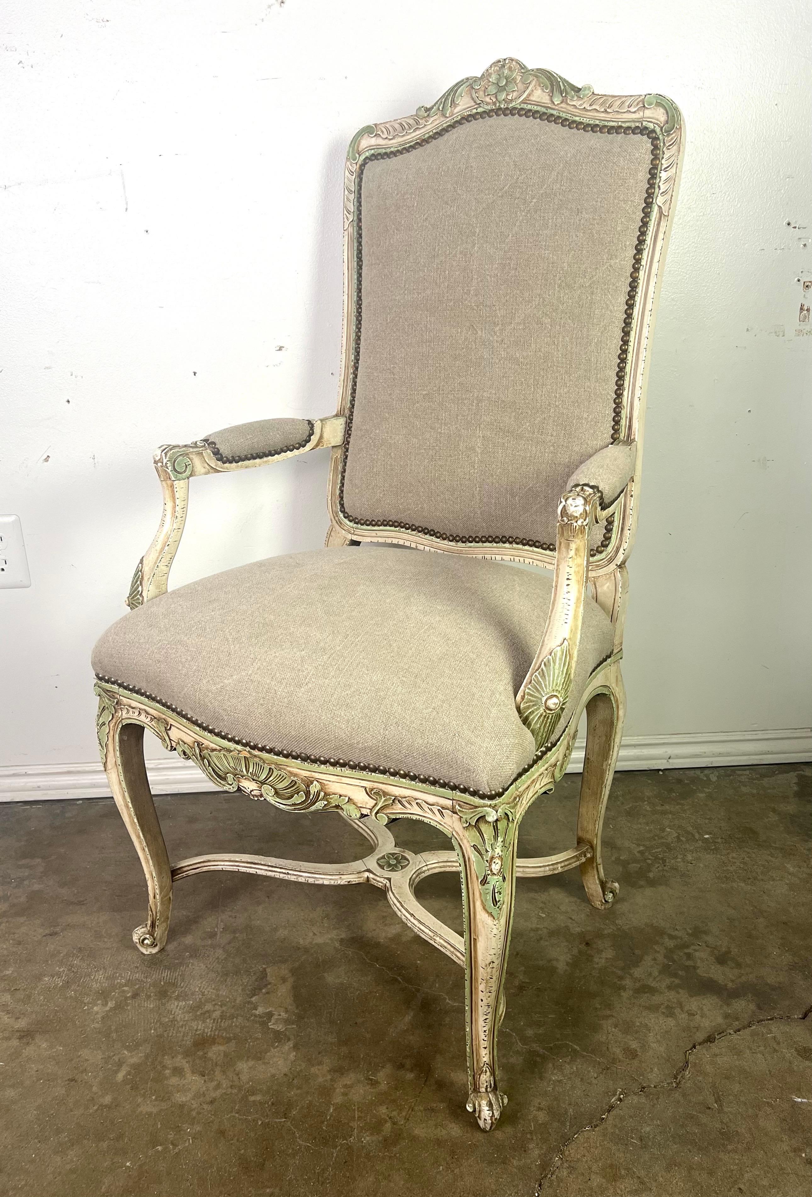 Ensemble de quatre salles à manger peintes de style Louis XV C. 1900 en vente 14