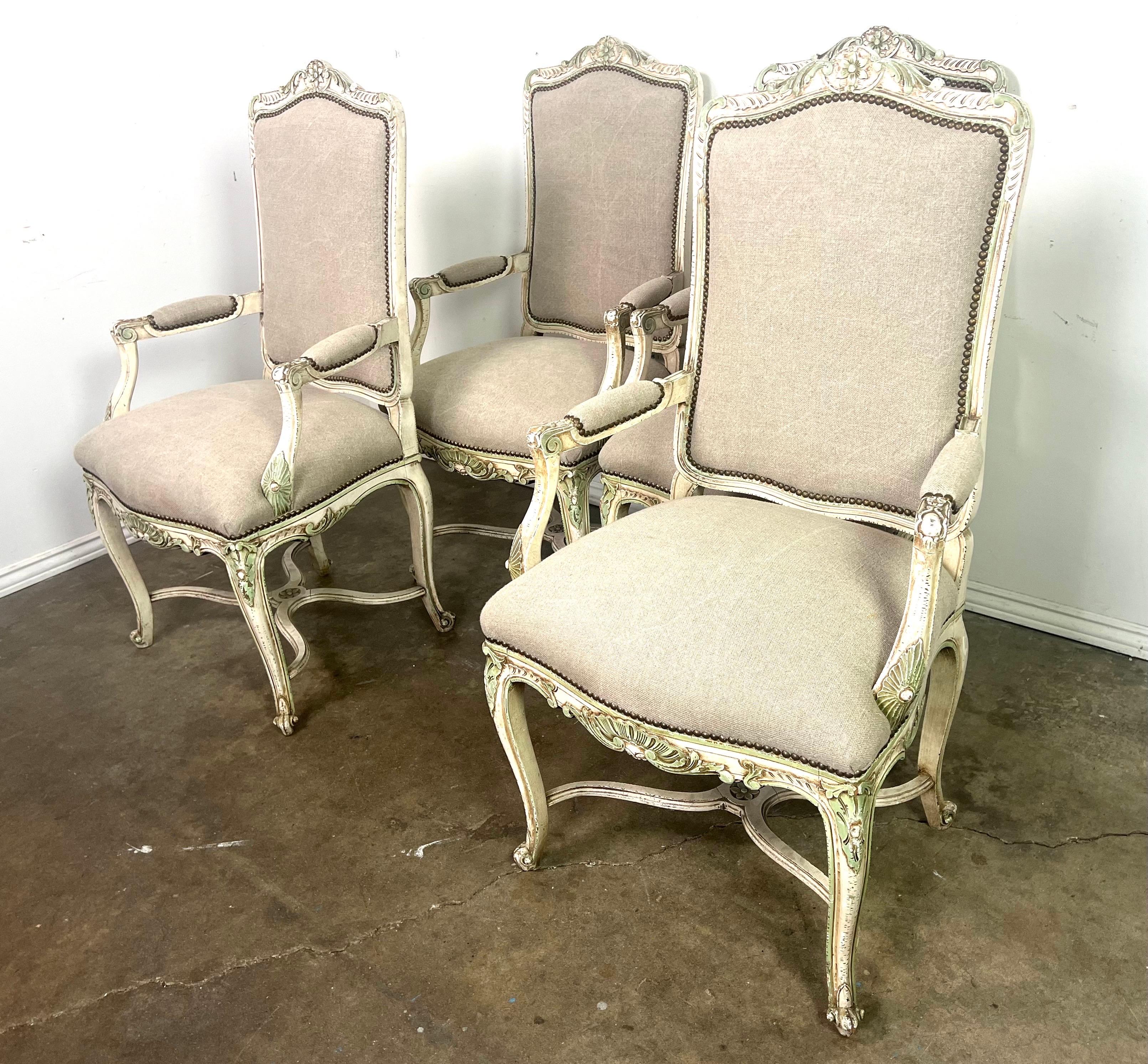 Français Ensemble de quatre salles à manger peintes de style Louis XV C. 1900 en vente