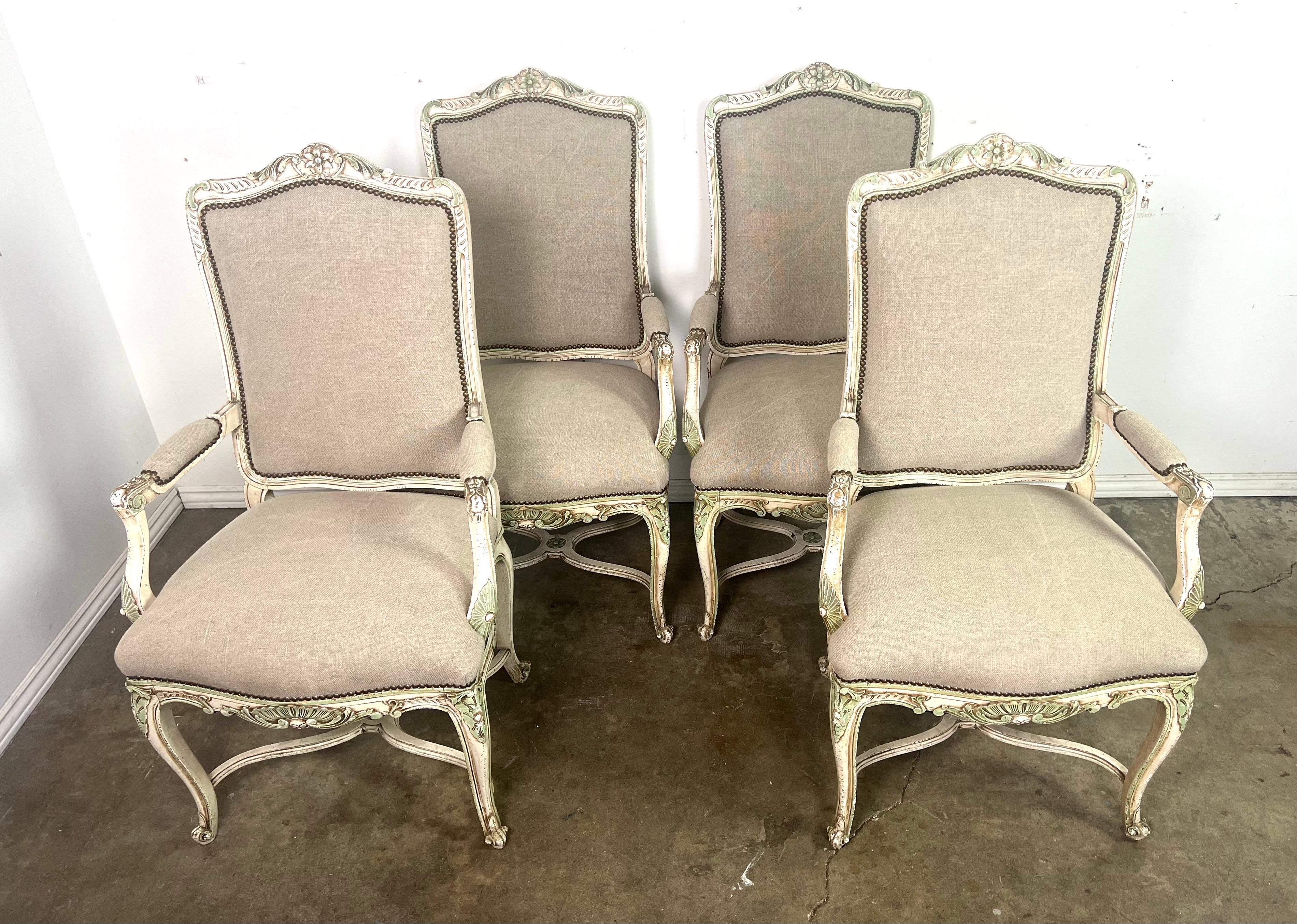 Ensemble de quatre salles à manger peintes de style Louis XV C. 1900 Abîmé - En vente à Los Angeles, CA