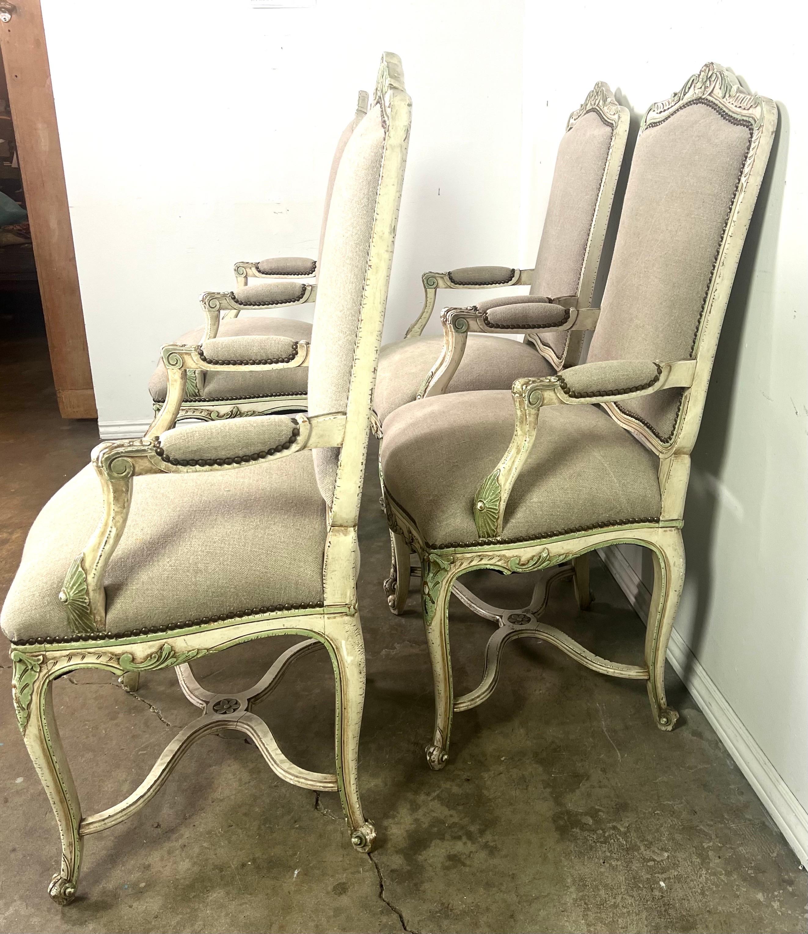 Lin Ensemble de quatre salles à manger peintes de style Louis XV C. 1900 en vente
