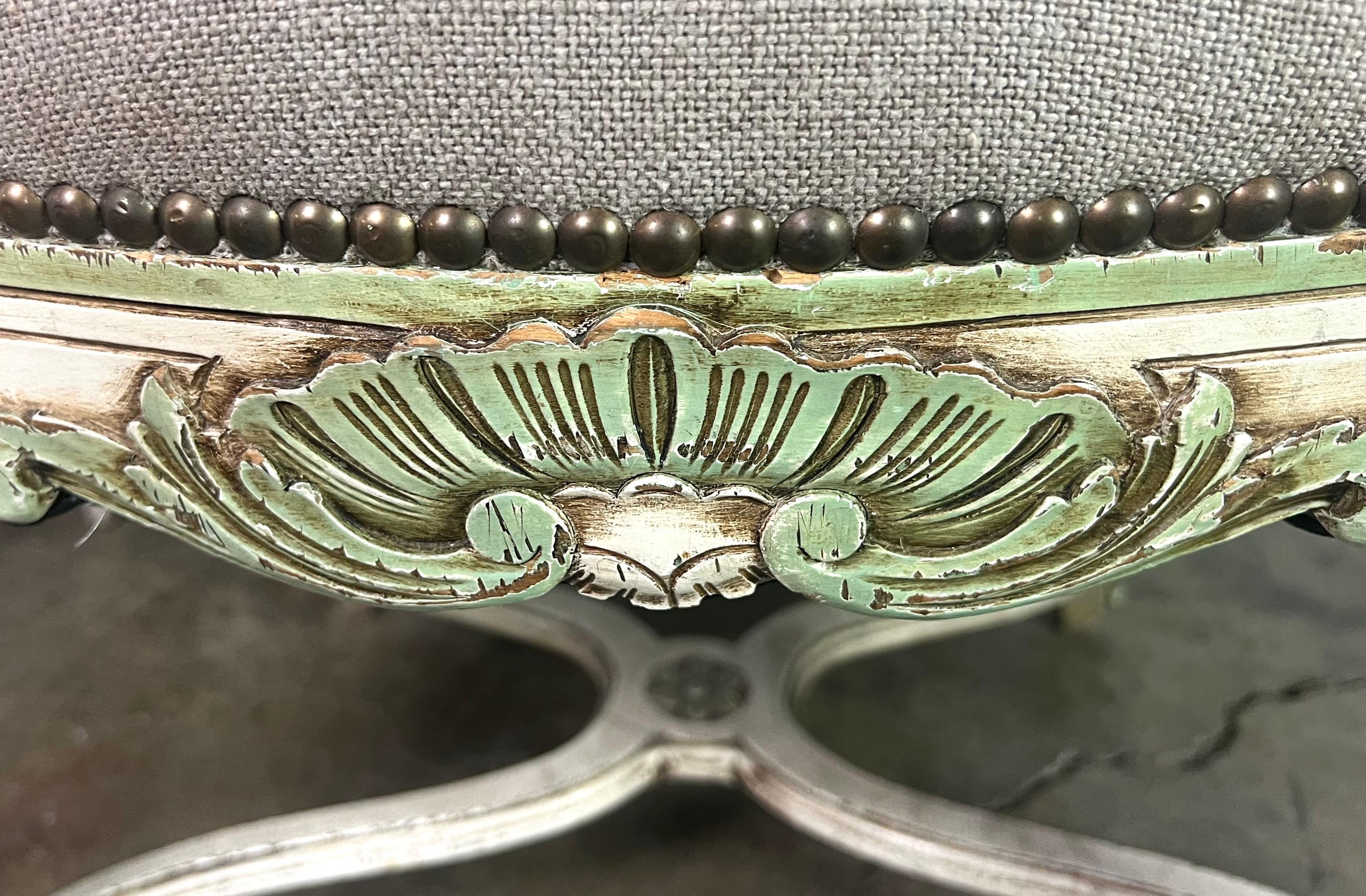 Ensemble de quatre salles à manger peintes de style Louis XV C. 1900 en vente 2