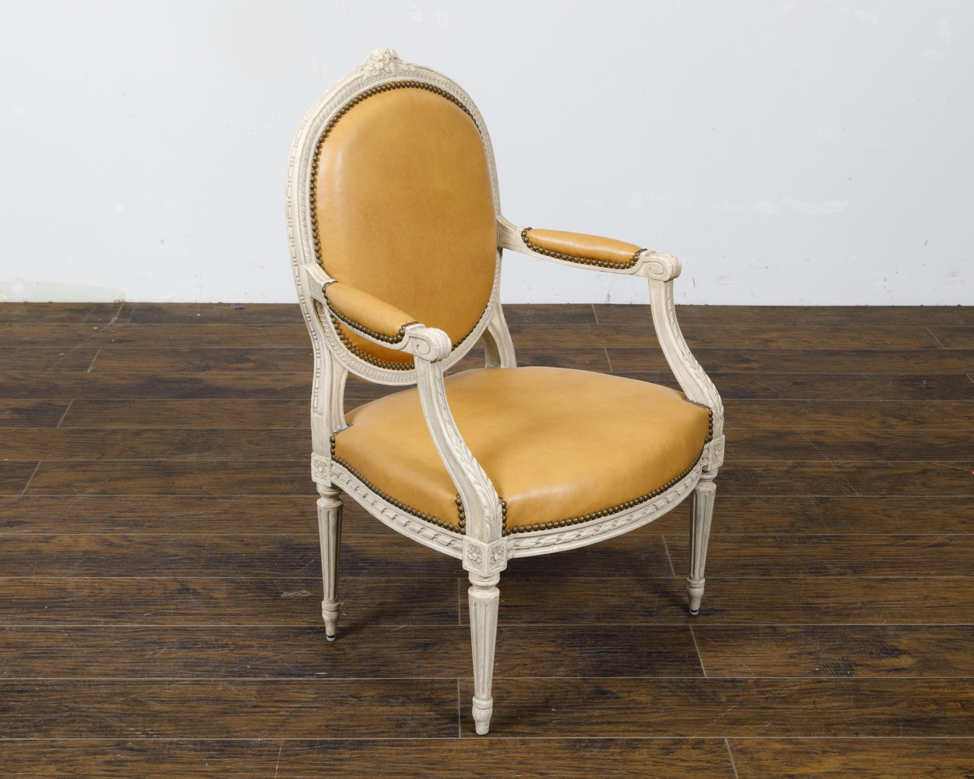 Set of Four French Louis XVI Style 1900s Oval Back Painted and Carved Armchairs For Sale 11