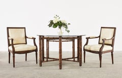 Juego de cuatro sillones de comedor franceses de caoba estilo Luis XVI