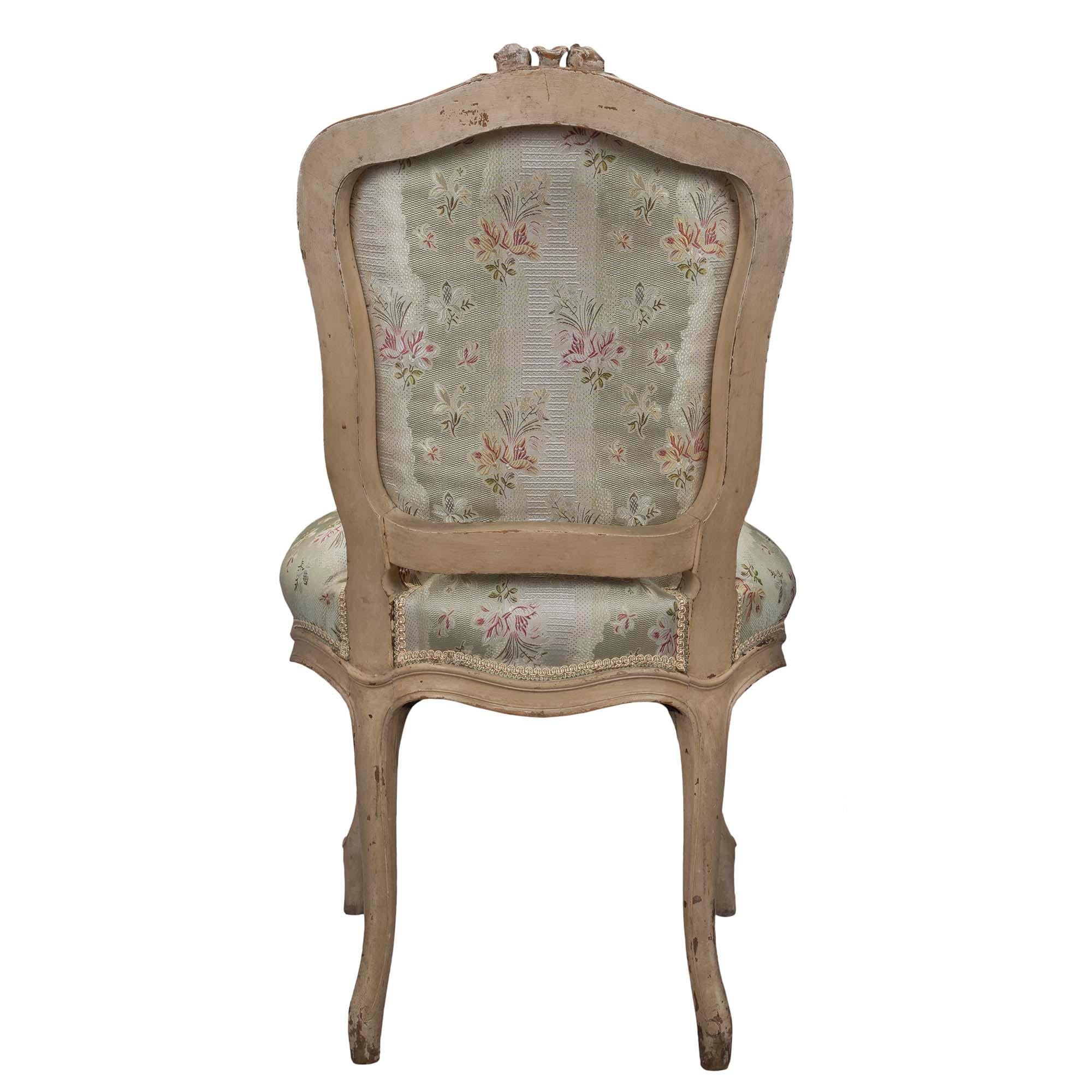 Ensemble de quatre chaises sculptées Louis XV du milieu du 19e siècle Bon état - En vente à West Palm Beach, FL