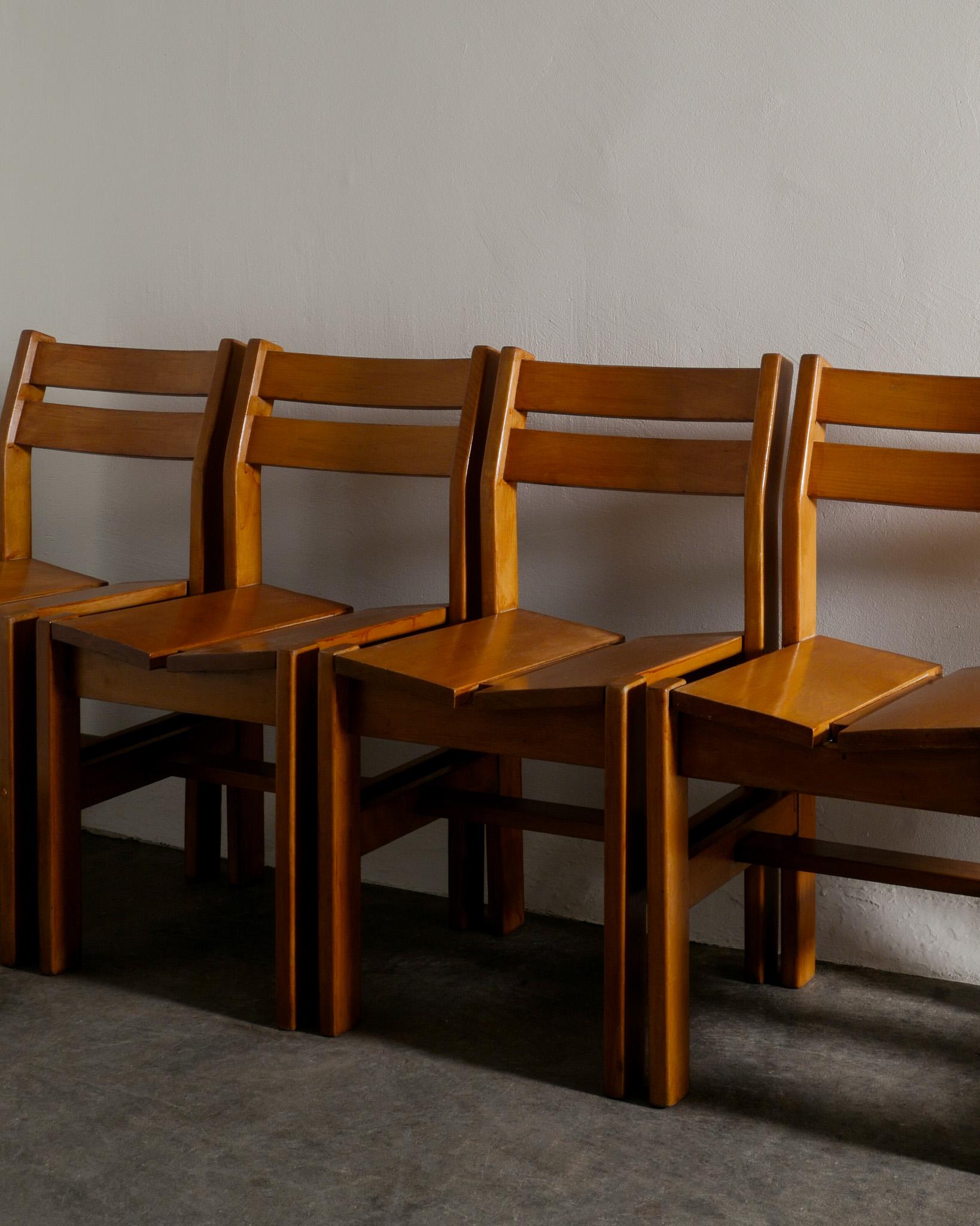 Set of Four French Mid Century Dining Chairs by Charlotte Perriand for Les Arcs For Sale 2