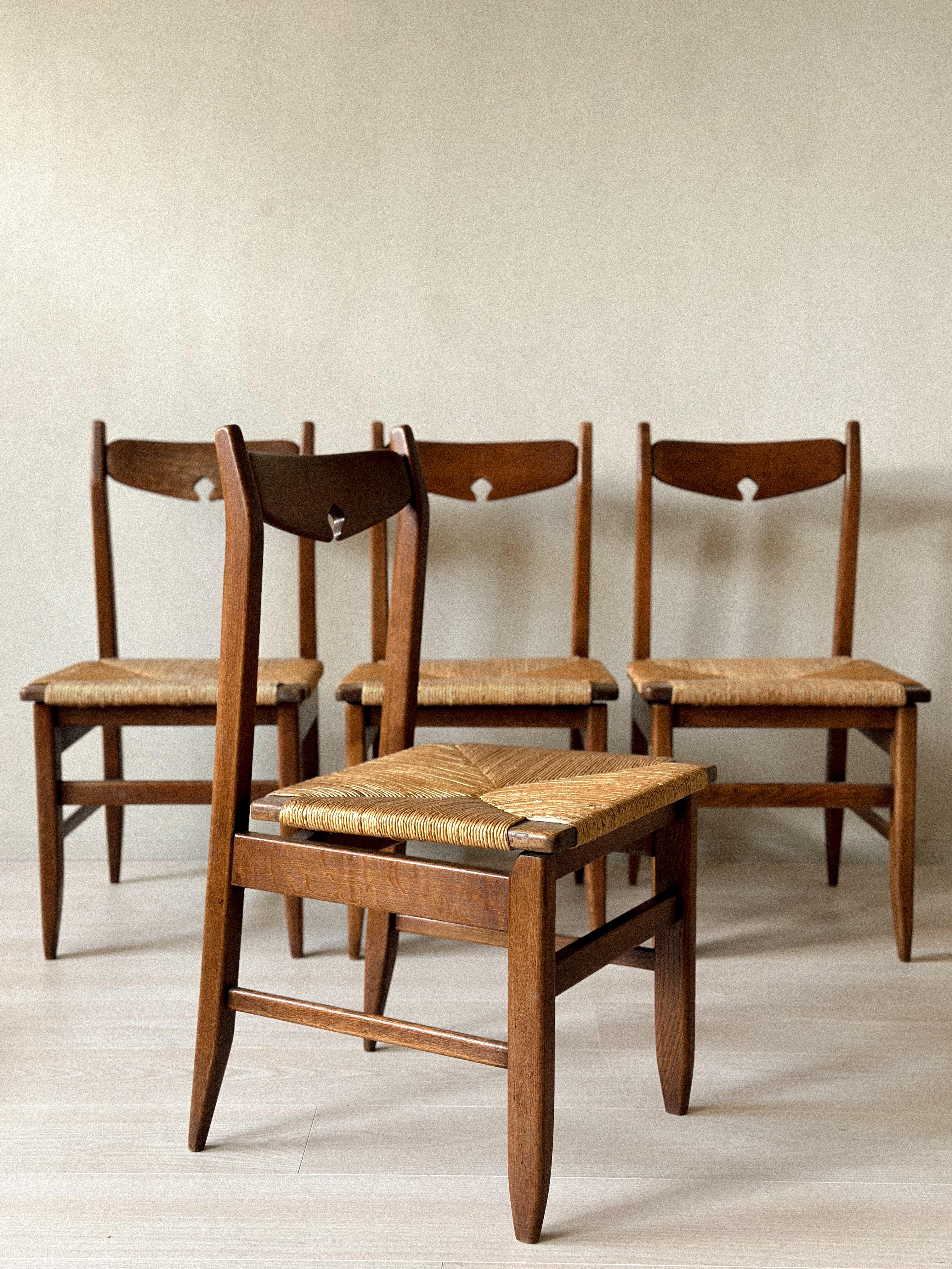 Set of Four French Mid-Century Dining Chairs by Guillerme et Chambron For Sale 5
