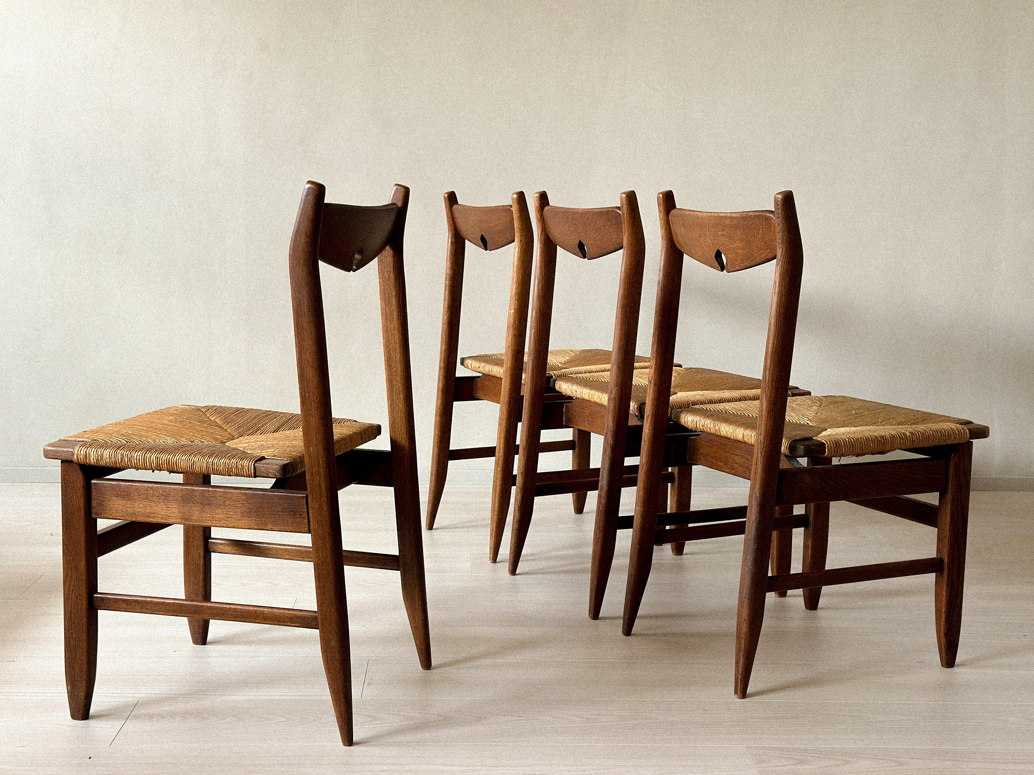 Set of Four French Mid-Century Dining Chairs by Guillerme et Chambron For Sale 3