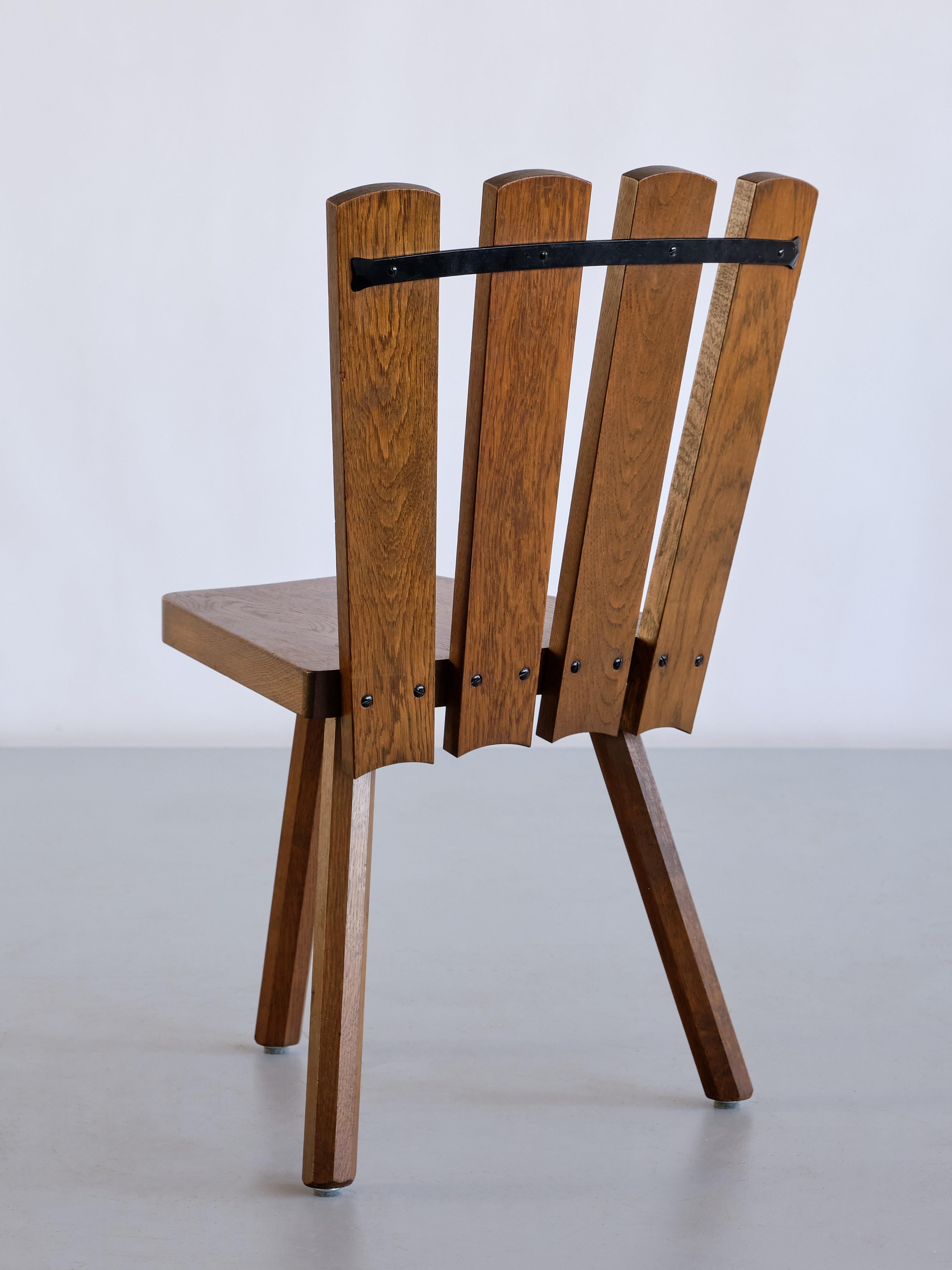 Set of Four French Modern Tripod Oak Dining Chairs with Fan Shaped Back, 1950s For Sale 5
