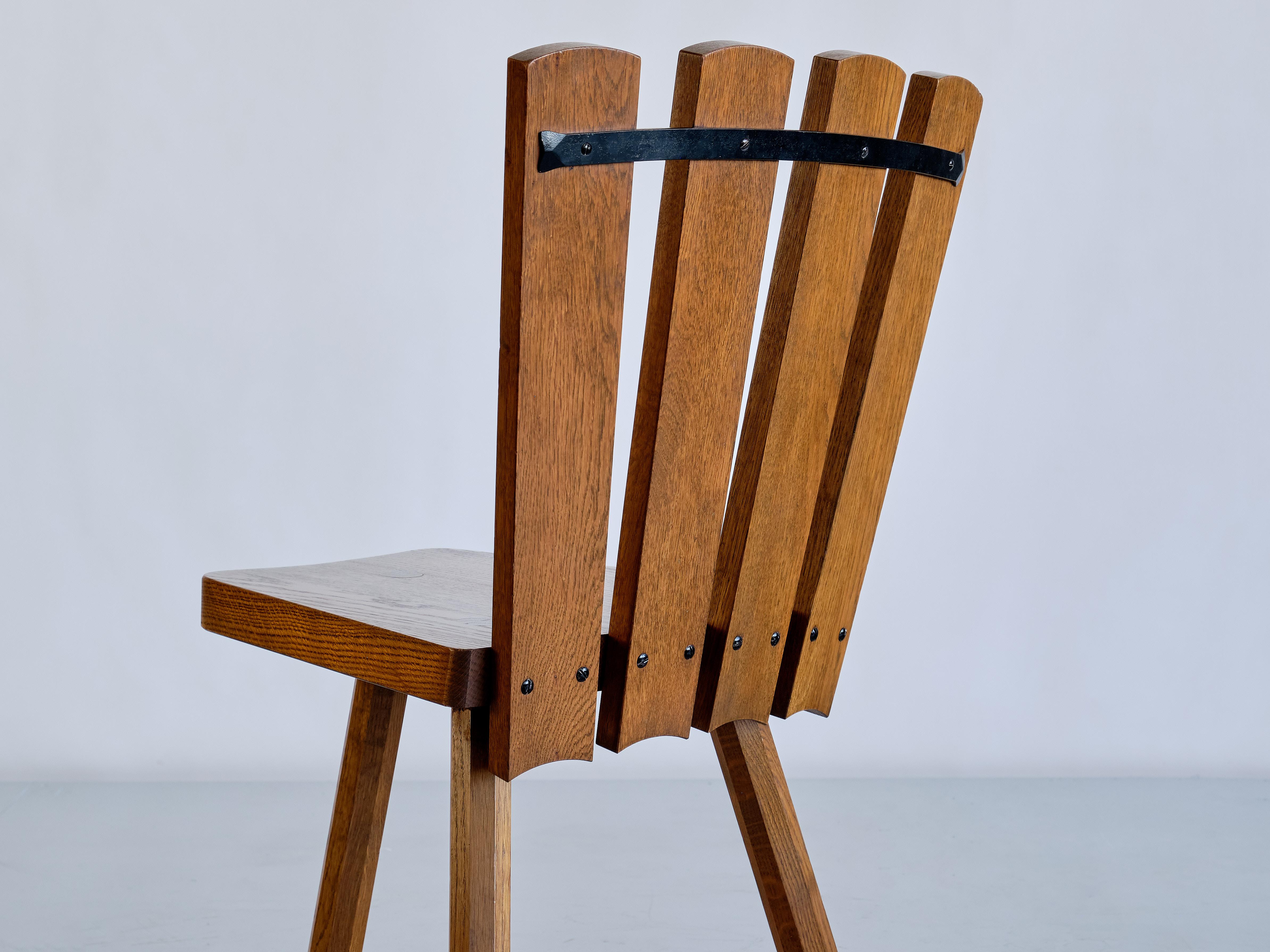 Set of Four French Modern Tripod Oak Dining Chairs with Fan Shaped Back, 1950s For Sale 6
