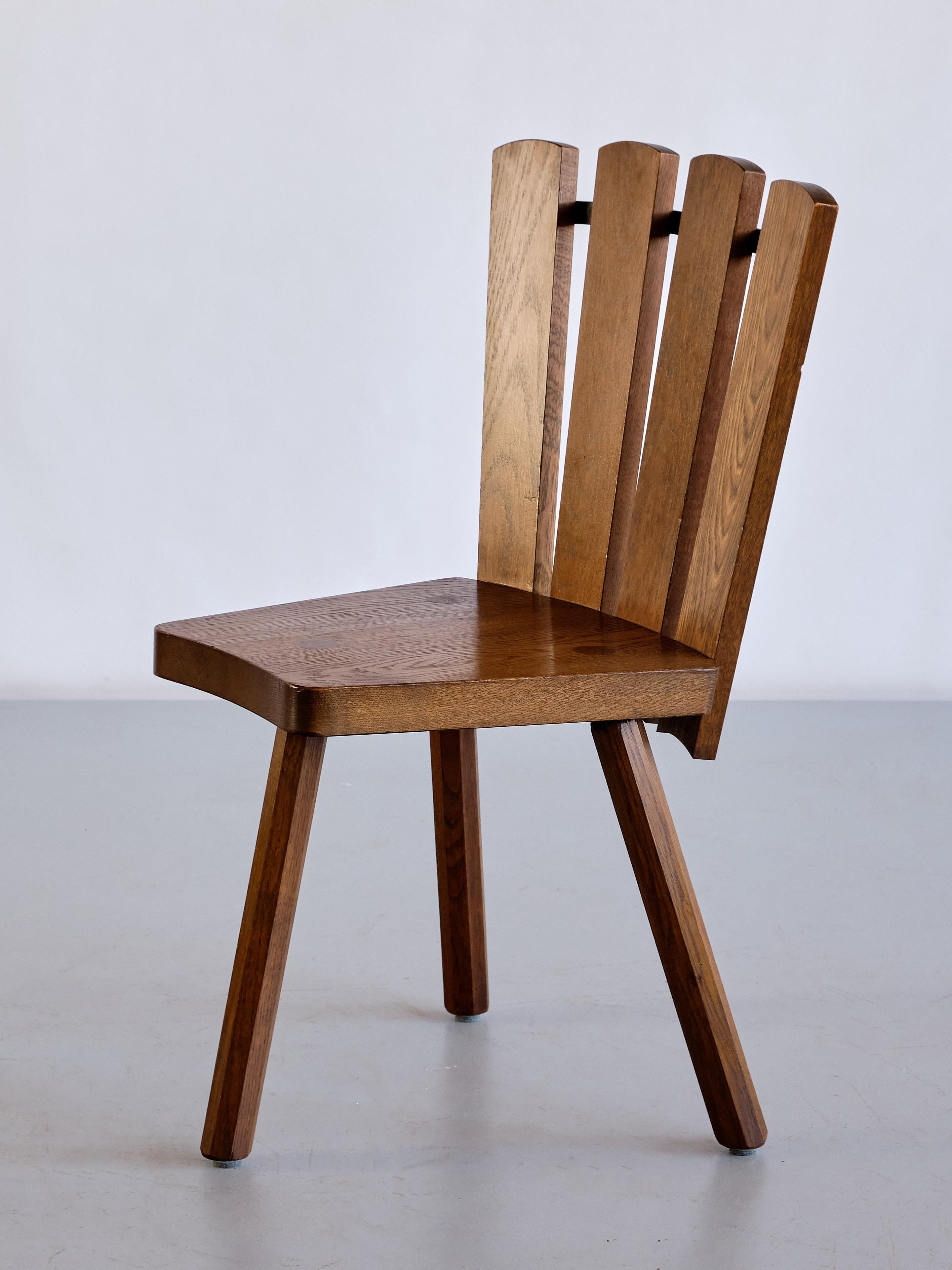 Set of Four French Modern Tripod Oak Dining Chairs with Fan Shaped Back, 1950s For Sale 7