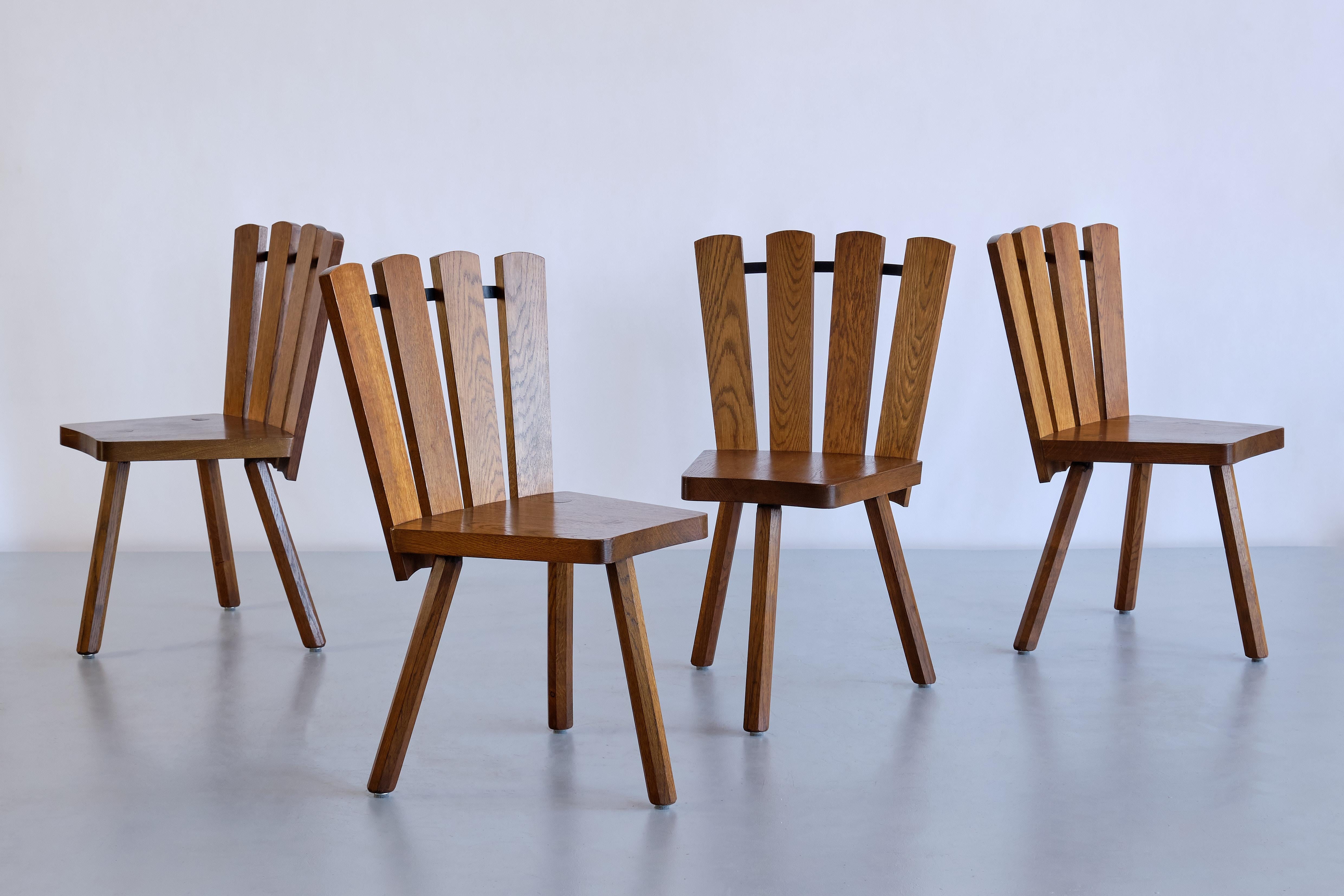 Mid-Century Modern Set of Four French Modern Tripod Oak Dining Chairs with Fan Shaped Back, 1950s For Sale