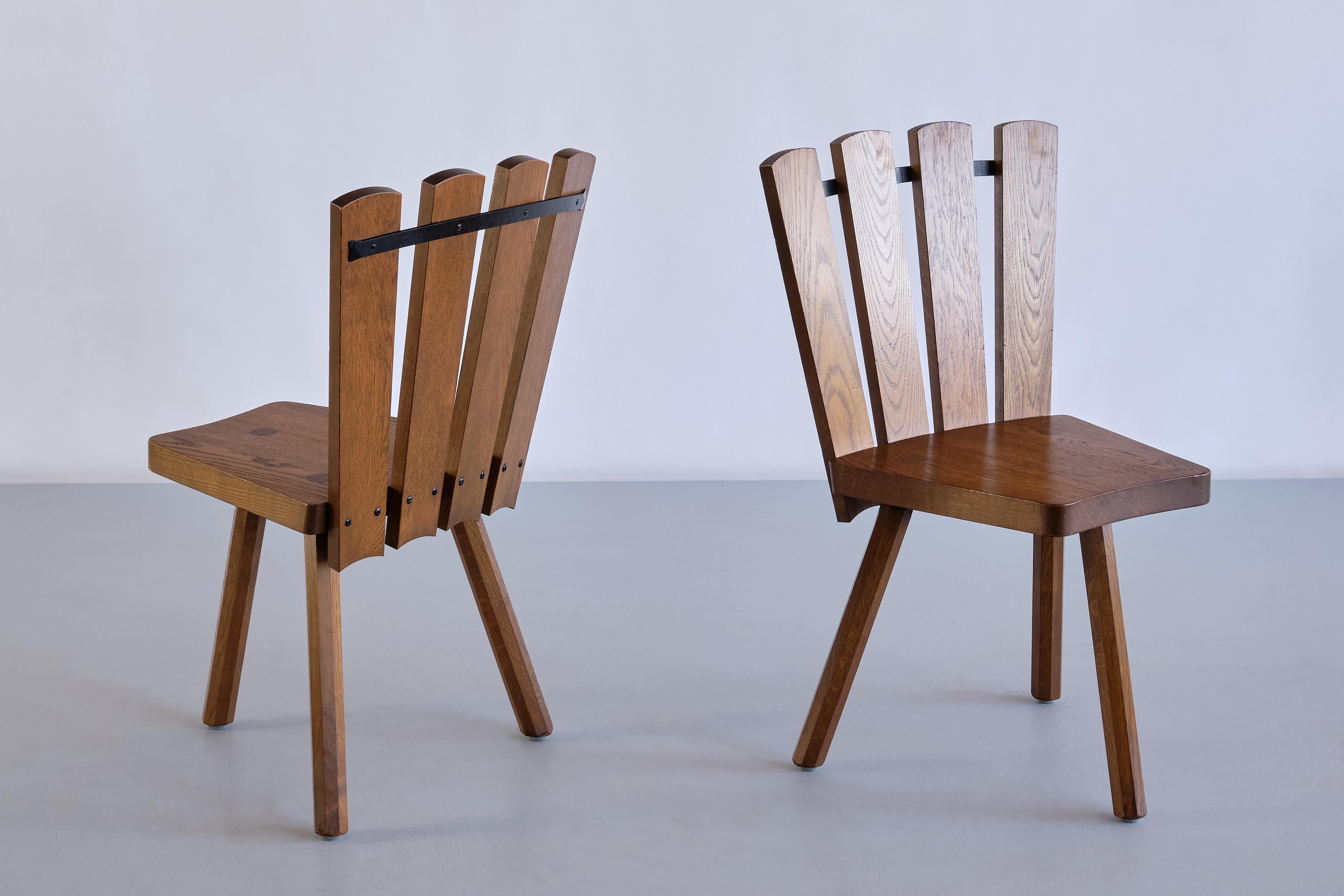 Mid-20th Century Set of Four French Modern Tripod Oak Dining Chairs with Fan Shaped Back, 1950s For Sale