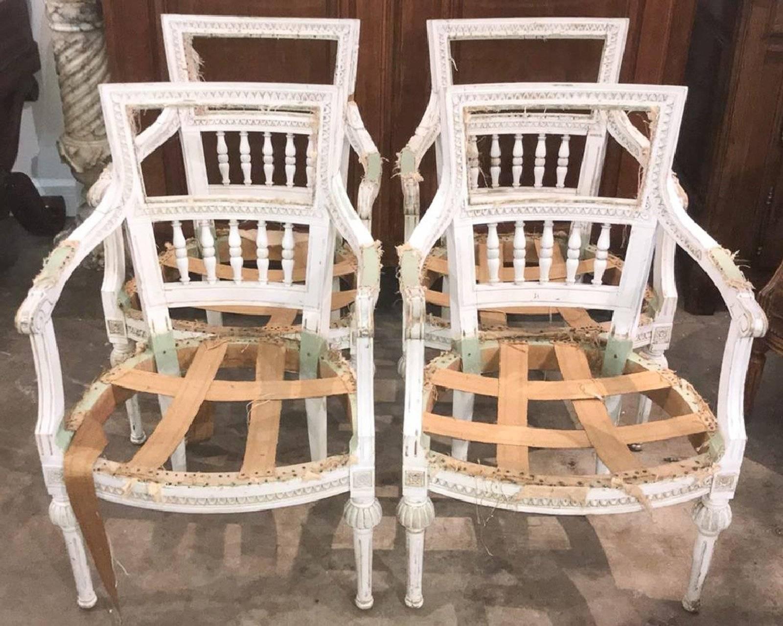 Set of Four French Neoclassical Armchairs In Good Condition In Dallas, TX