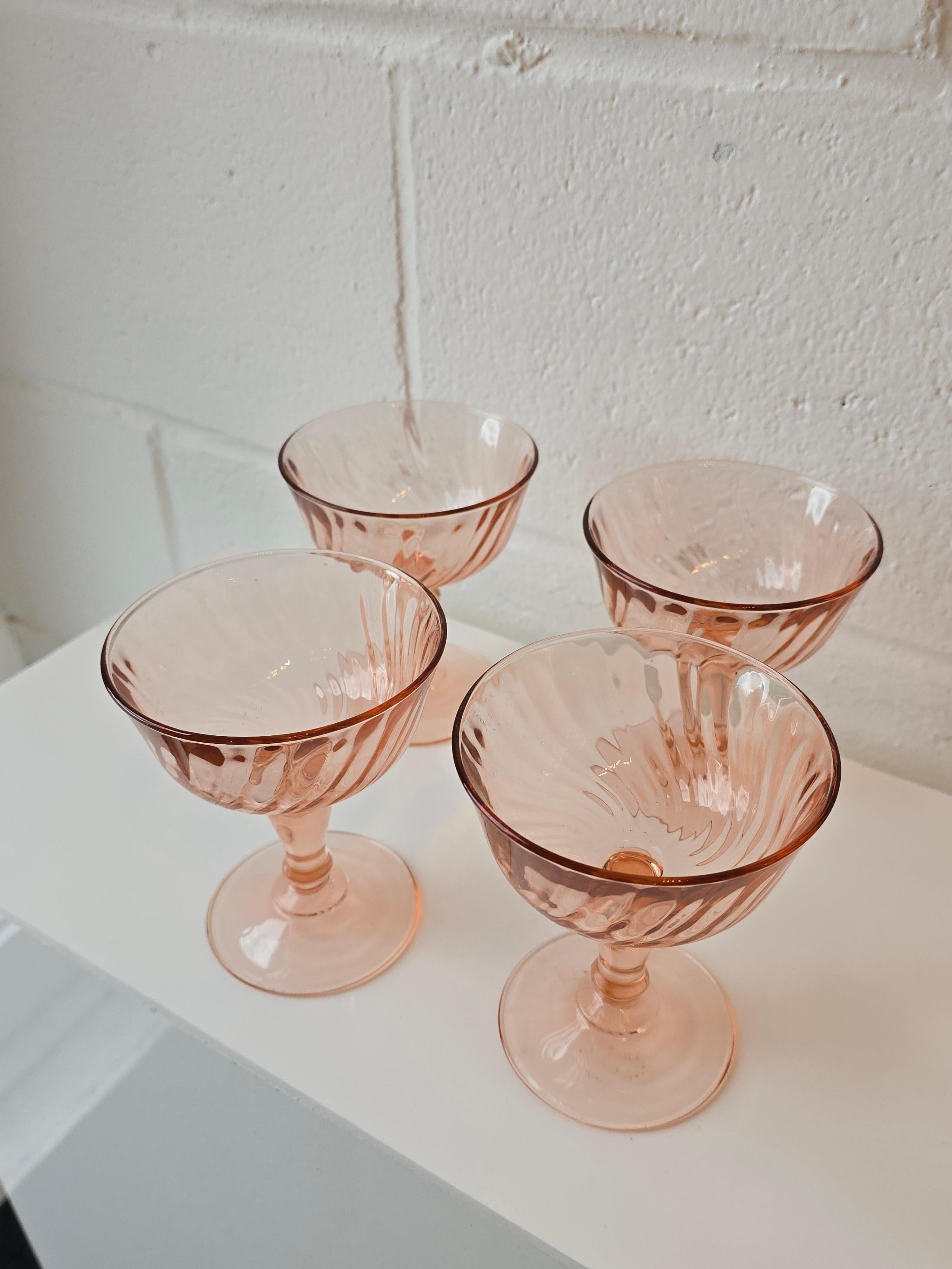 Juego de cuatro copas de cóctel de champán rosas francesas Rosaline en Bueno estado para la venta en Toronto, ON