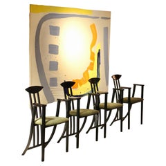 Ensemble de quatre fauteuils postmodernistes français. Circa 1980