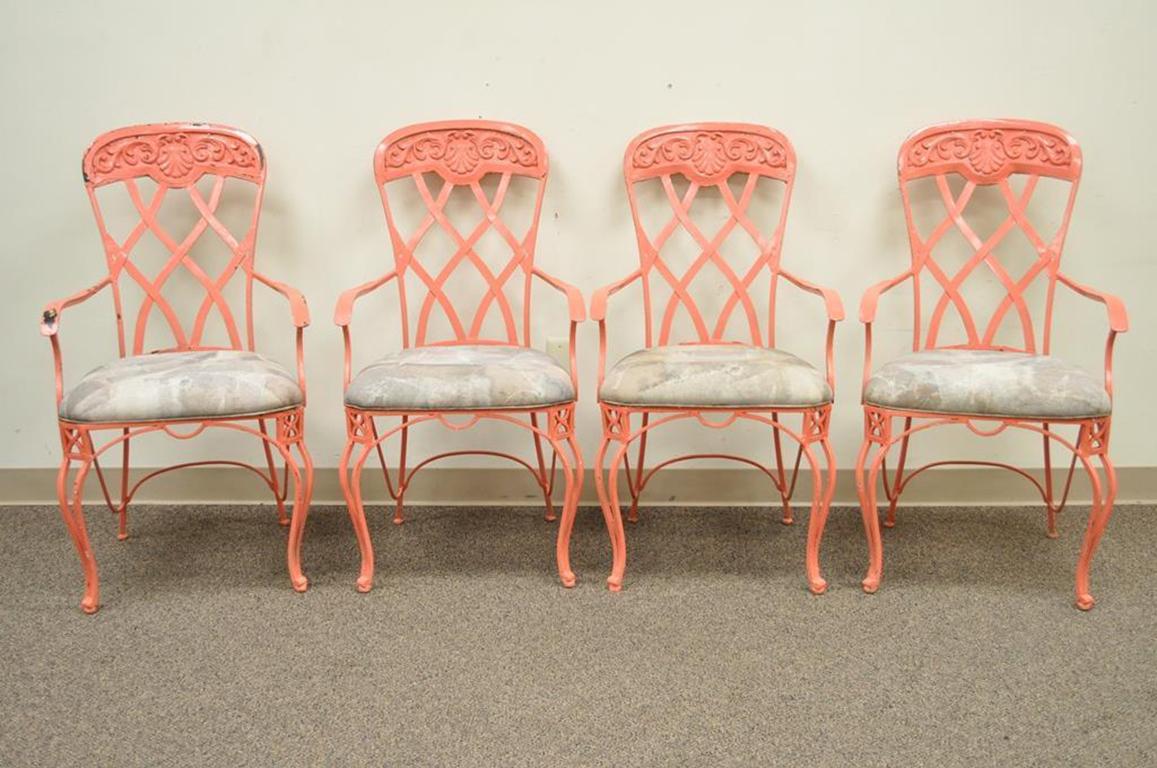 Set aus vier schmiedeeisernen Terrassen-Sonnenzimmer-Esszimmer-Sesseln im französischen Regency-Stil im Angebot 5
