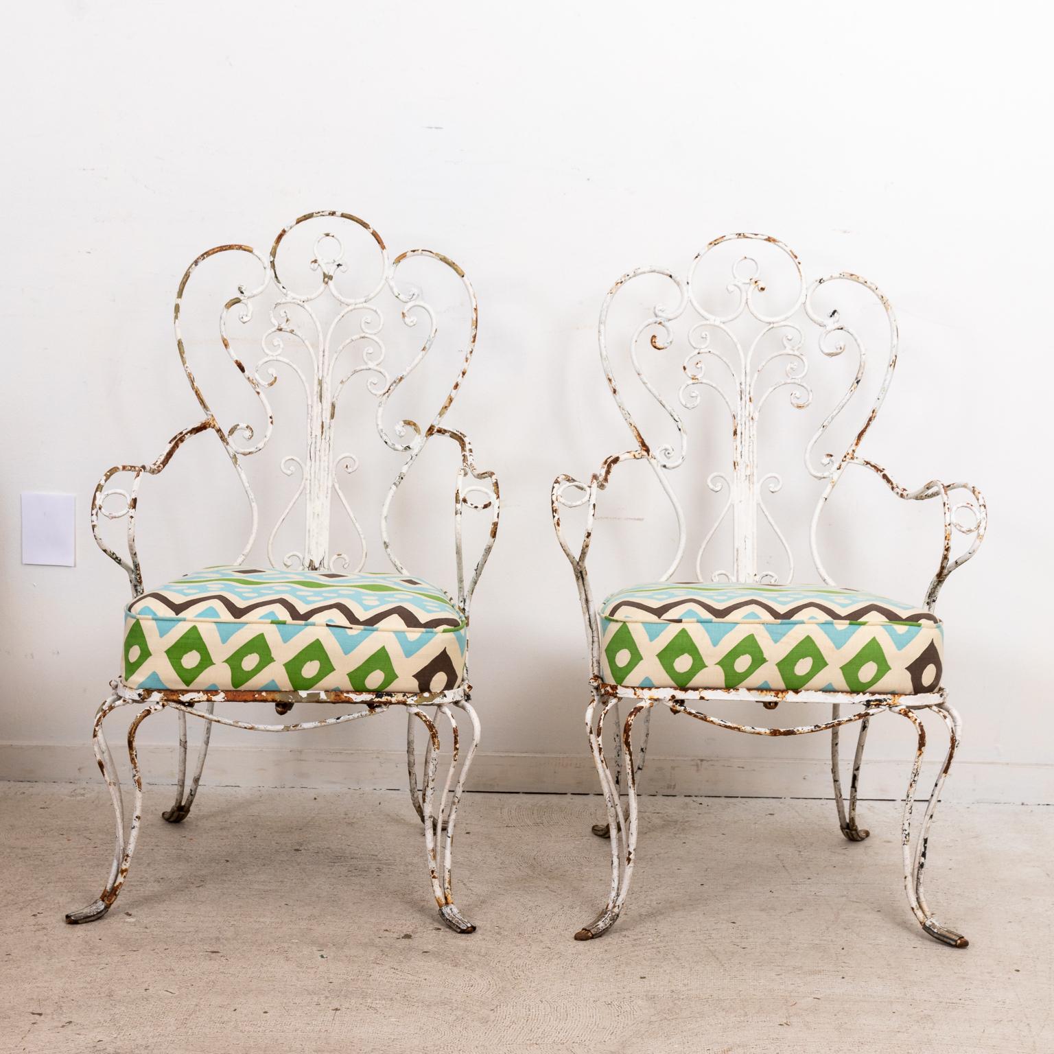 Ensemble de quatre chaises de jardin en fer forgé français 1
