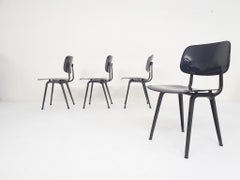 Ensemble de quatre chaises de salle à manger «volt » de Friso Kramer pour Ahrend de Cirkel, 1993