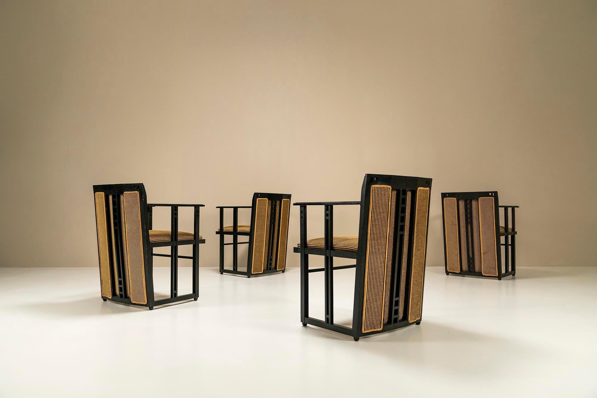 In our view, the Italian designer Umberto Asnago succeeded in the 1980s in illuminating or rather merging a number of movements and crafts through this design. The now i4Mariani director Asnago has designed for a long time for Arflex, Frigerio, and