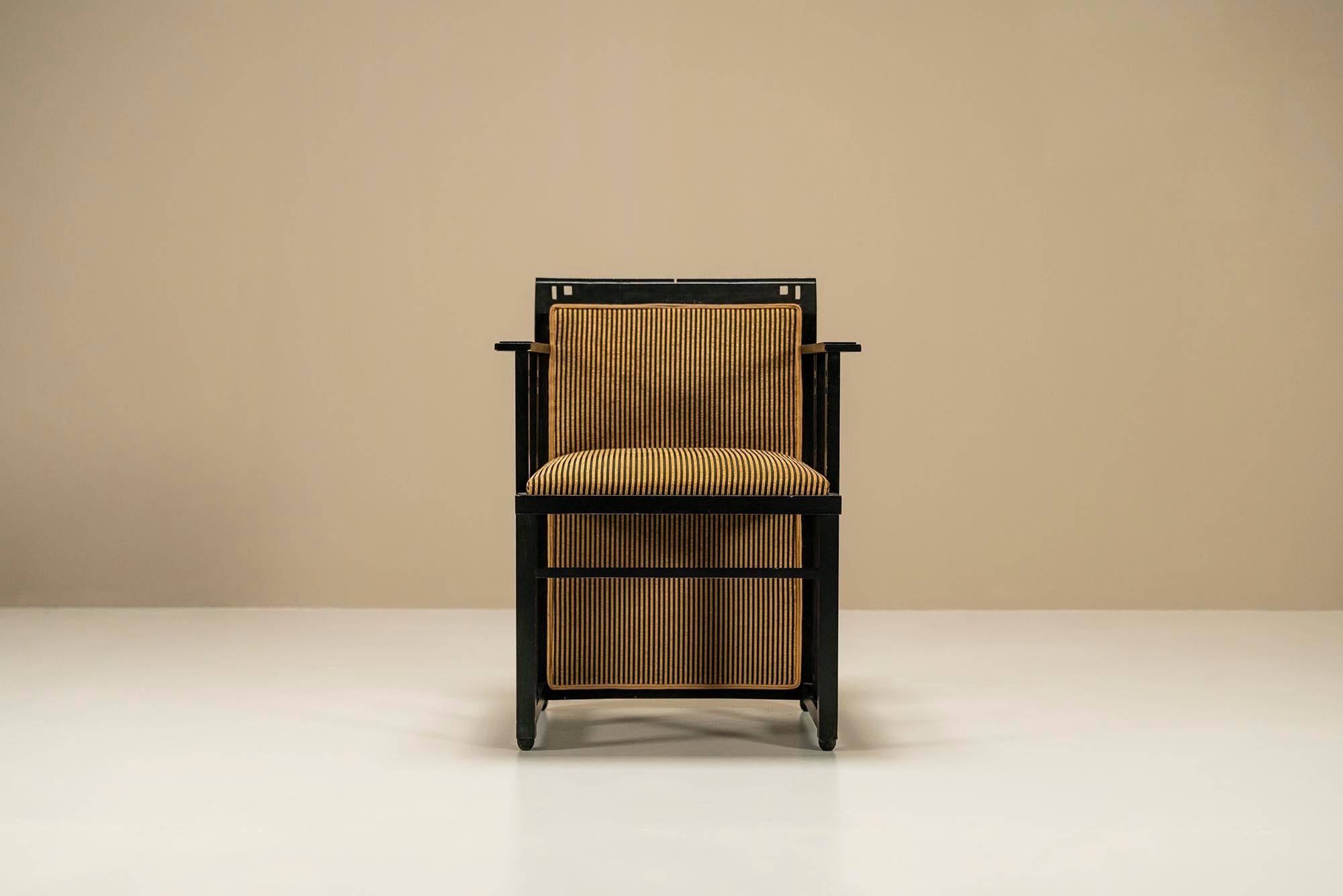 Set of Four “Galaxy” Dining Room Chairs by Umberto Asnago, Italy, 1980s In Good Condition In Hellouw, NL