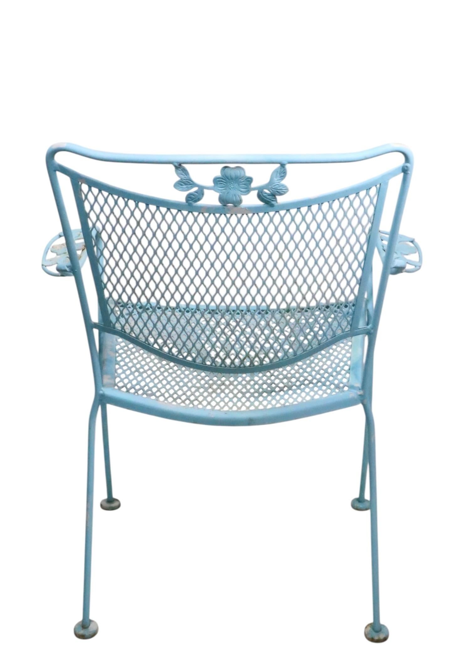 Ensemble de quatre chaises de salle à manger en fer forgé pour le jardin, le patio et la piscine par Woodard Co. en vente 2