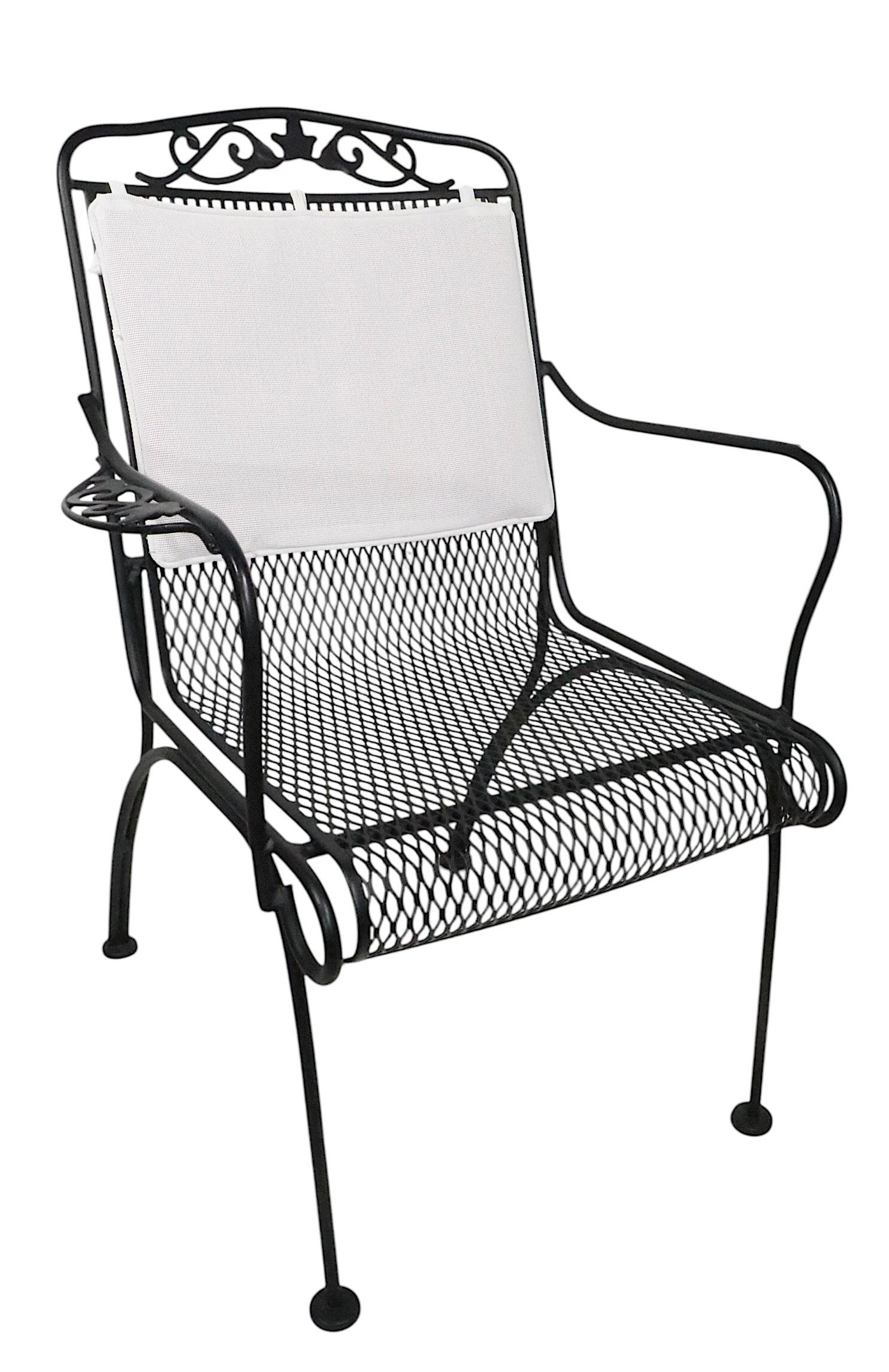 Set of Four Garden Patio Poolside Wrought Iron Dining Chairs att. to Woodard For Sale 4
