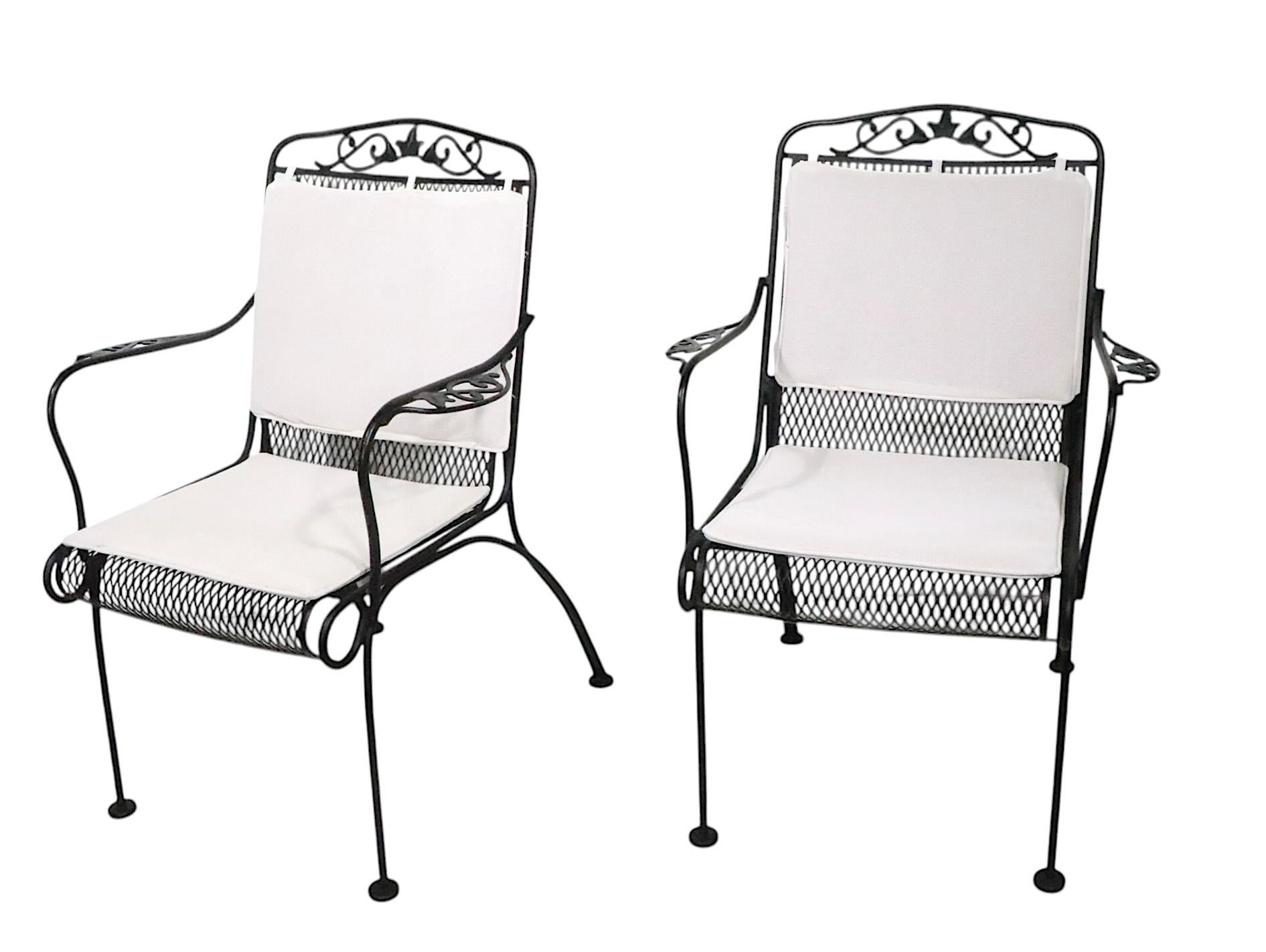 Set of Four Garden Patio Poolside Wrought Iron Dining Chairs att. to Woodard For Sale 5